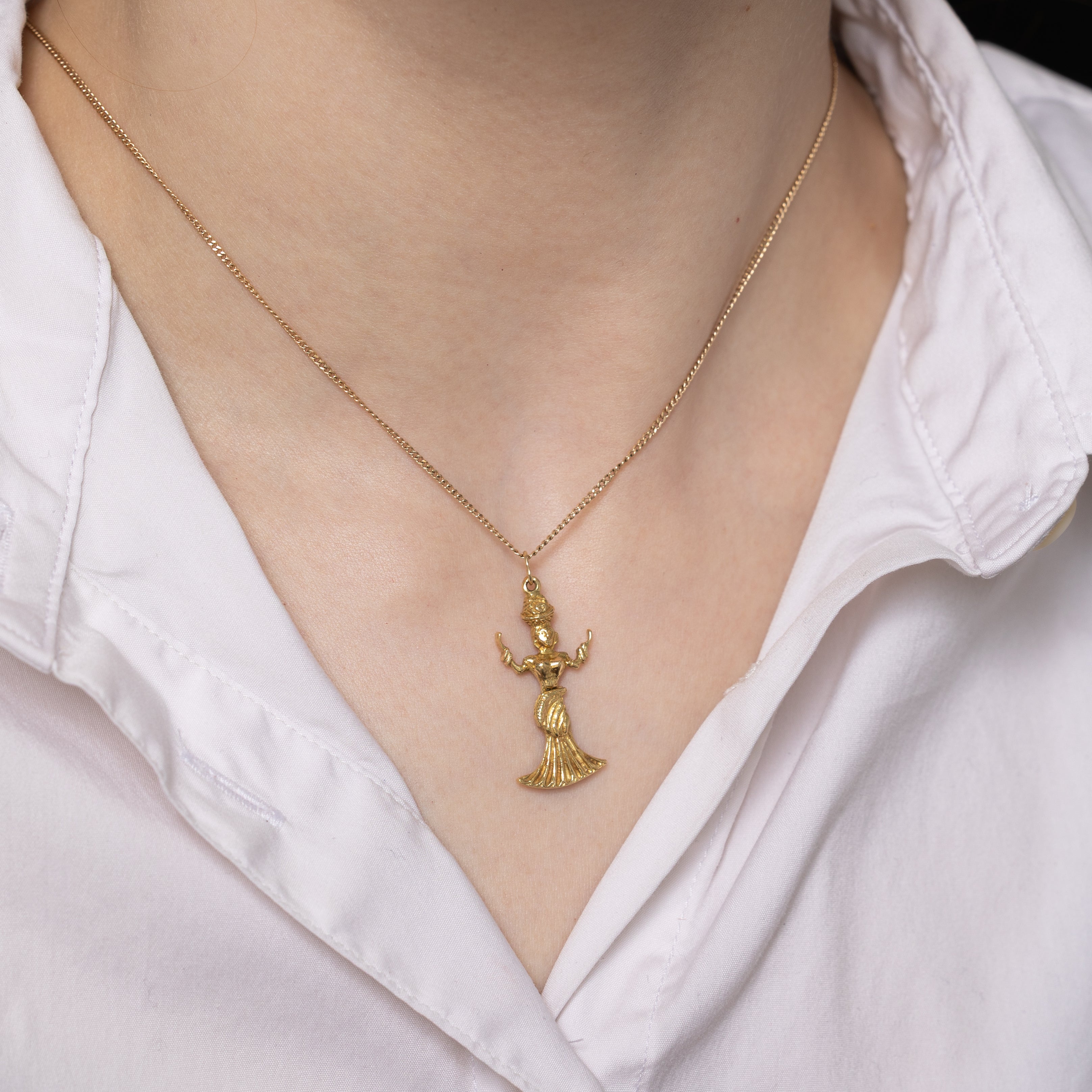 18k Yellow Gold Woman Charm