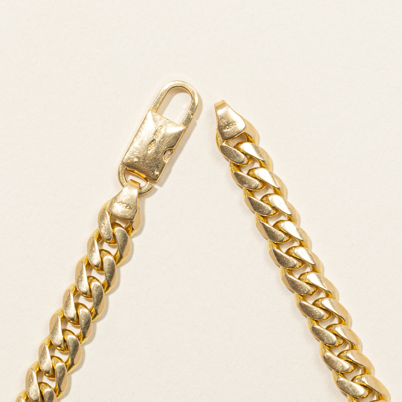 18k Yellow Gold Curb Link Bracelet | 8.5"