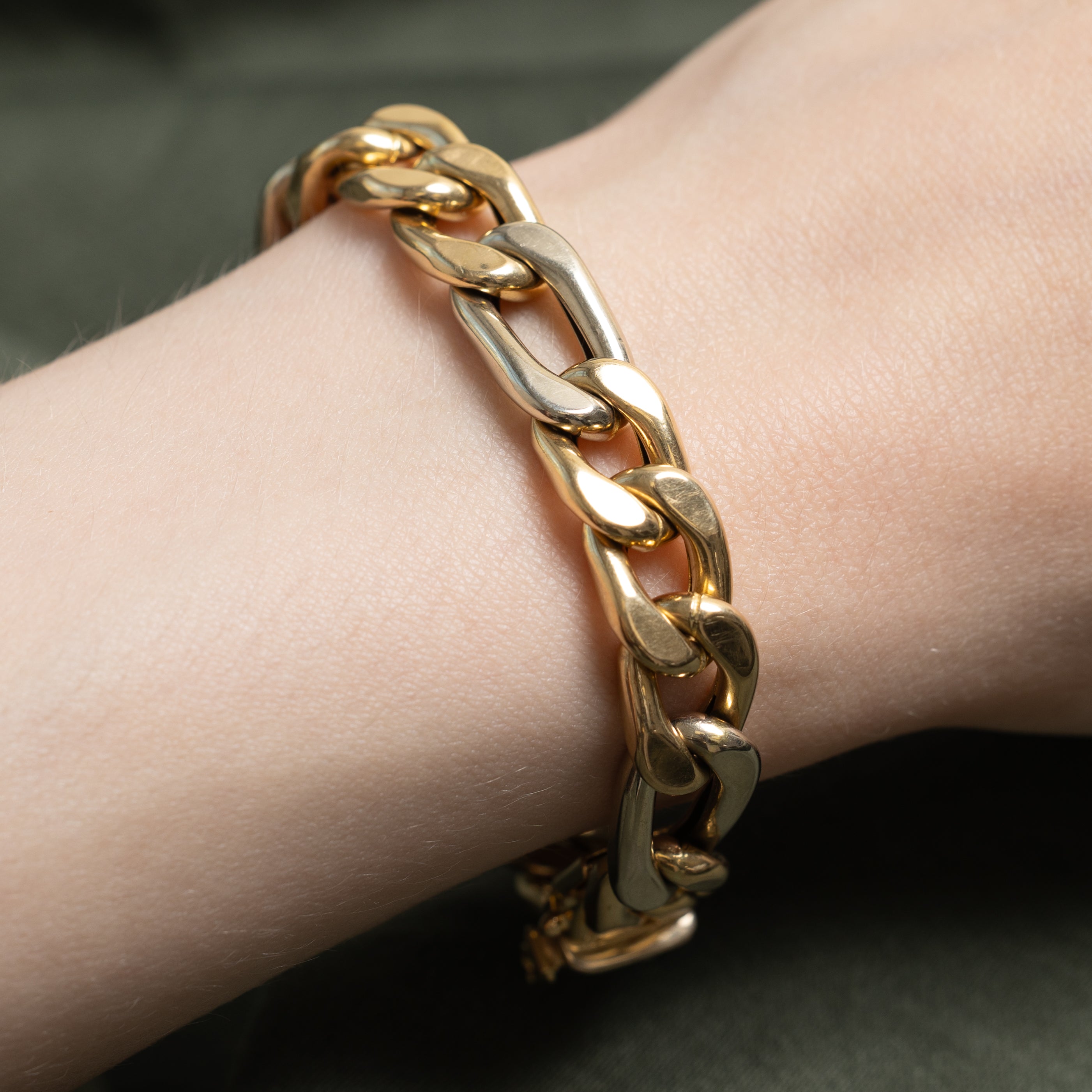 18k Two Tone Gold Figaro Chain Bracelet | 7"