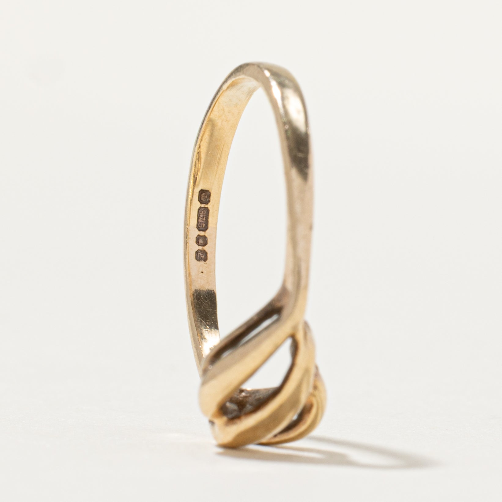 Bague Bypass en or jaune 9 carats, Londres, 1985 | Taille 4,75