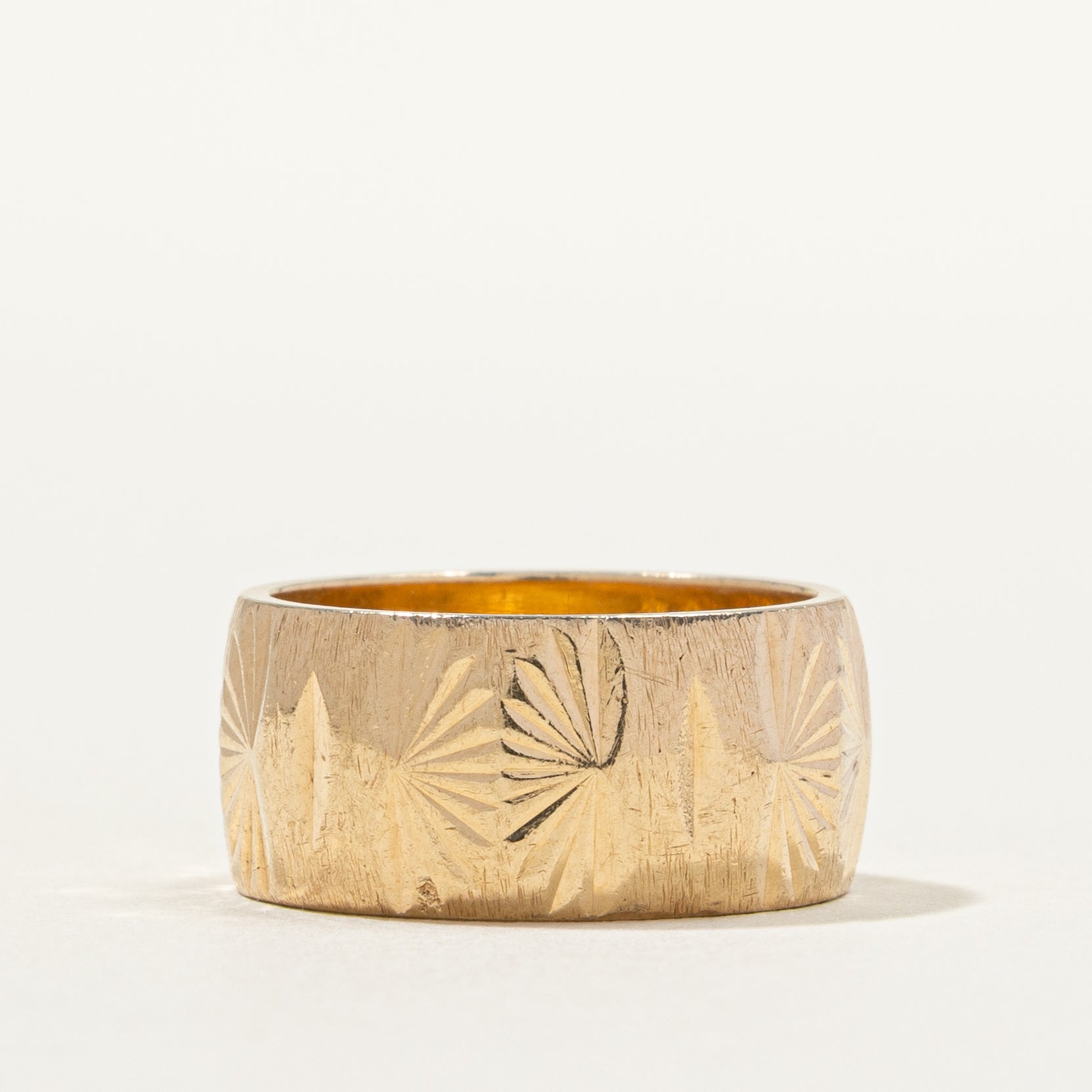 10k Yellow Gold Engraved Cigar Band | 8.13mm | SZ 3.75