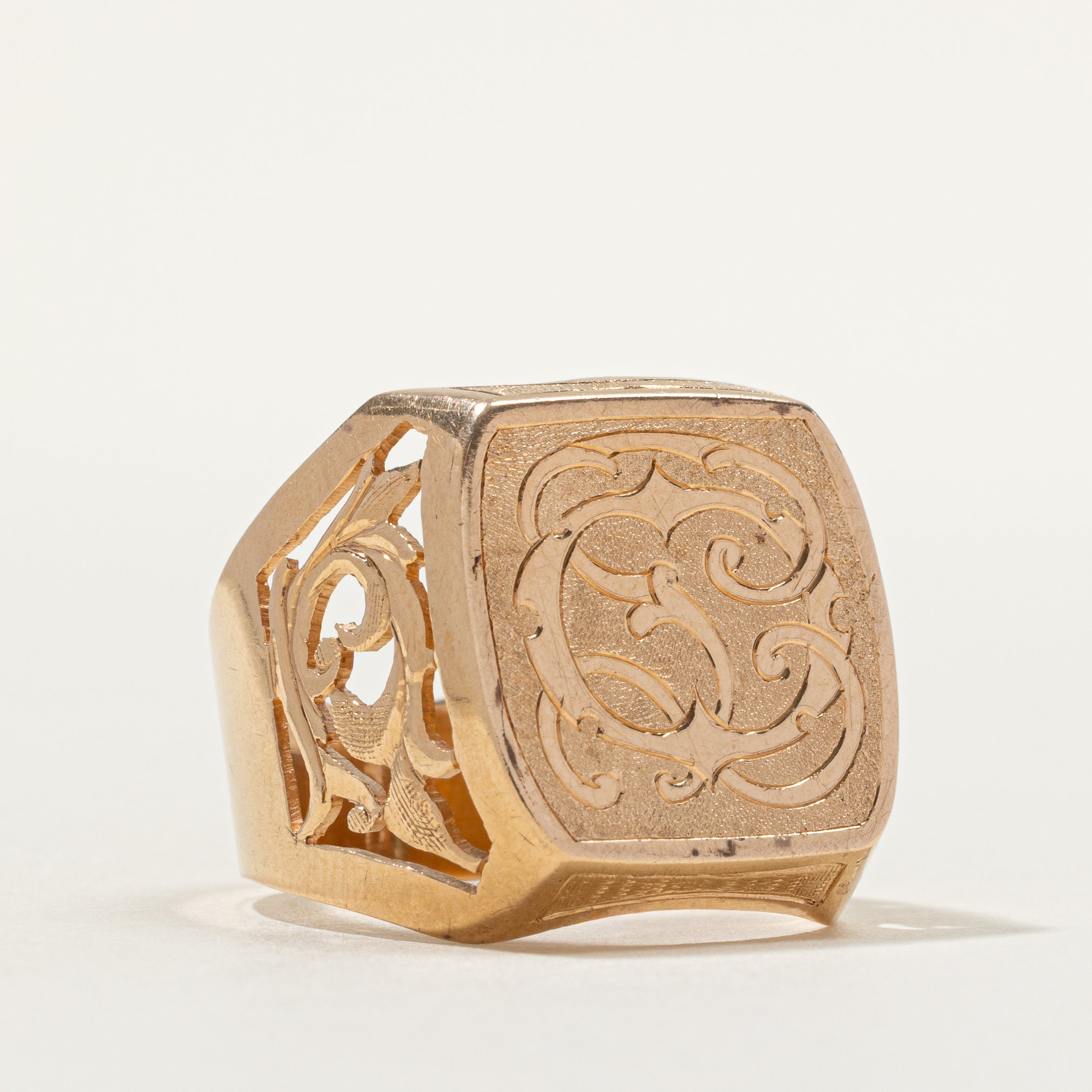 14k Yellow Gold Scrollwork Signet Ring | SZ 11.25