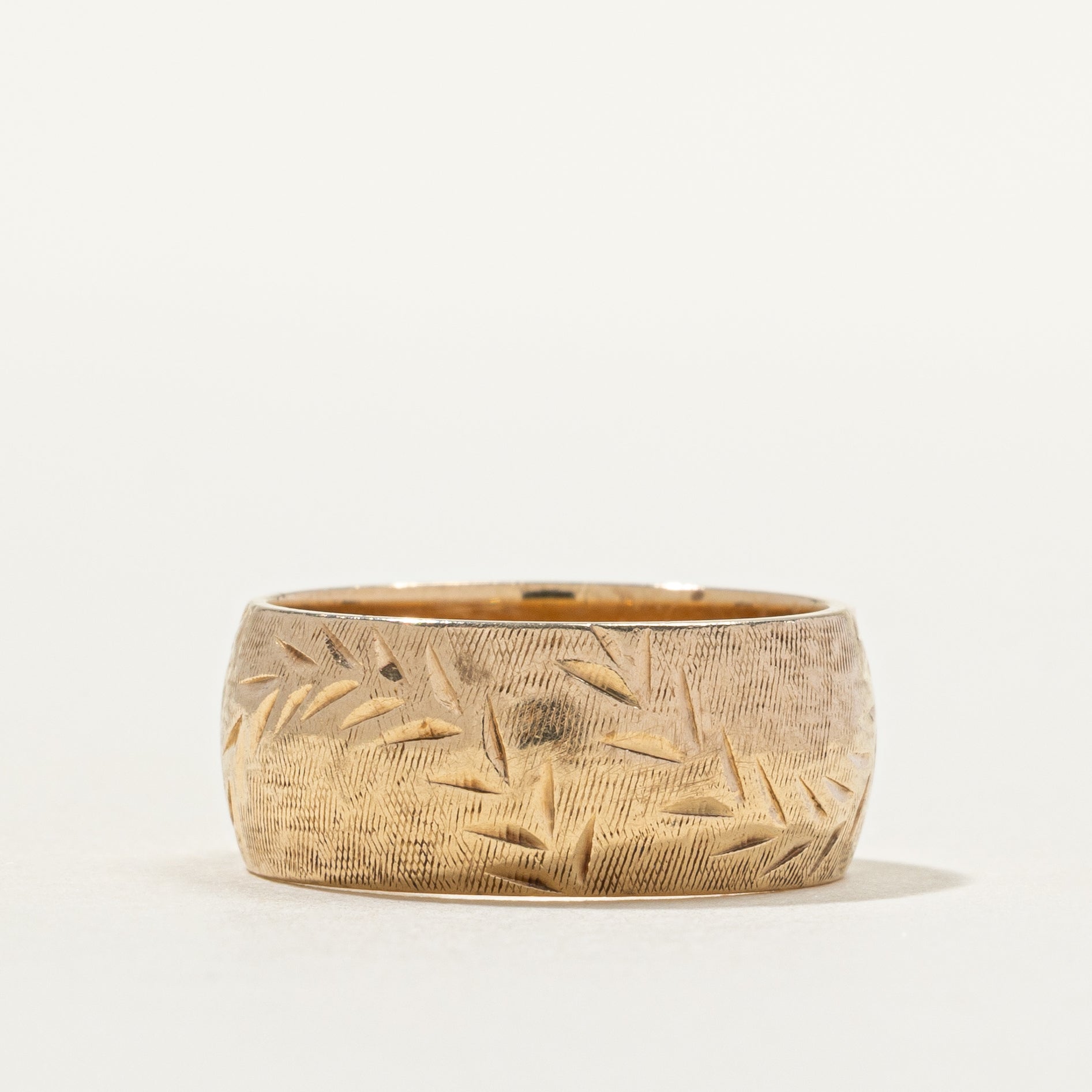 14k Yellow Gold Engraved Cigar Band | 8.03mm | SZ 6