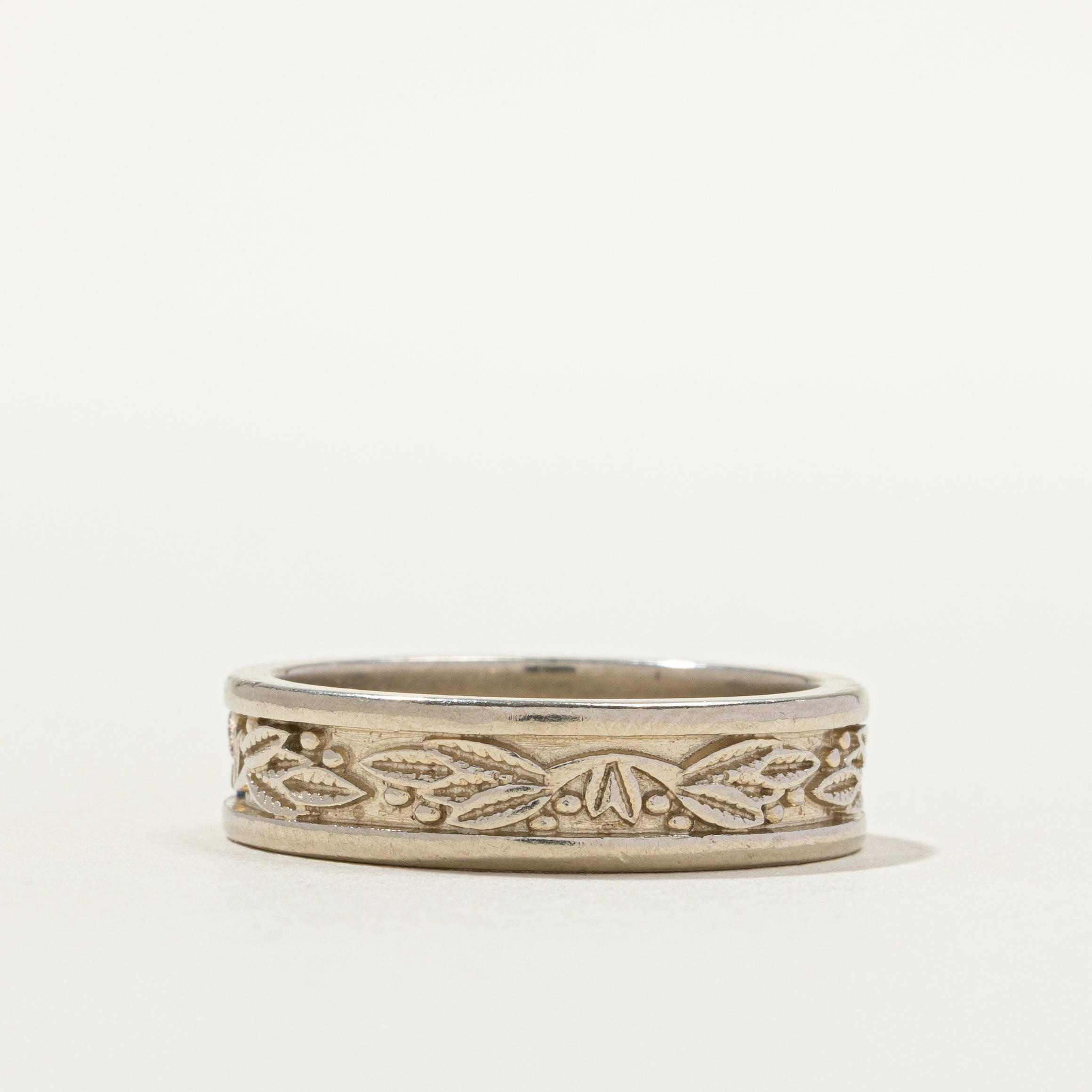 14k White Gold Leaf Embossed Band | 6.16mm | SZ 10