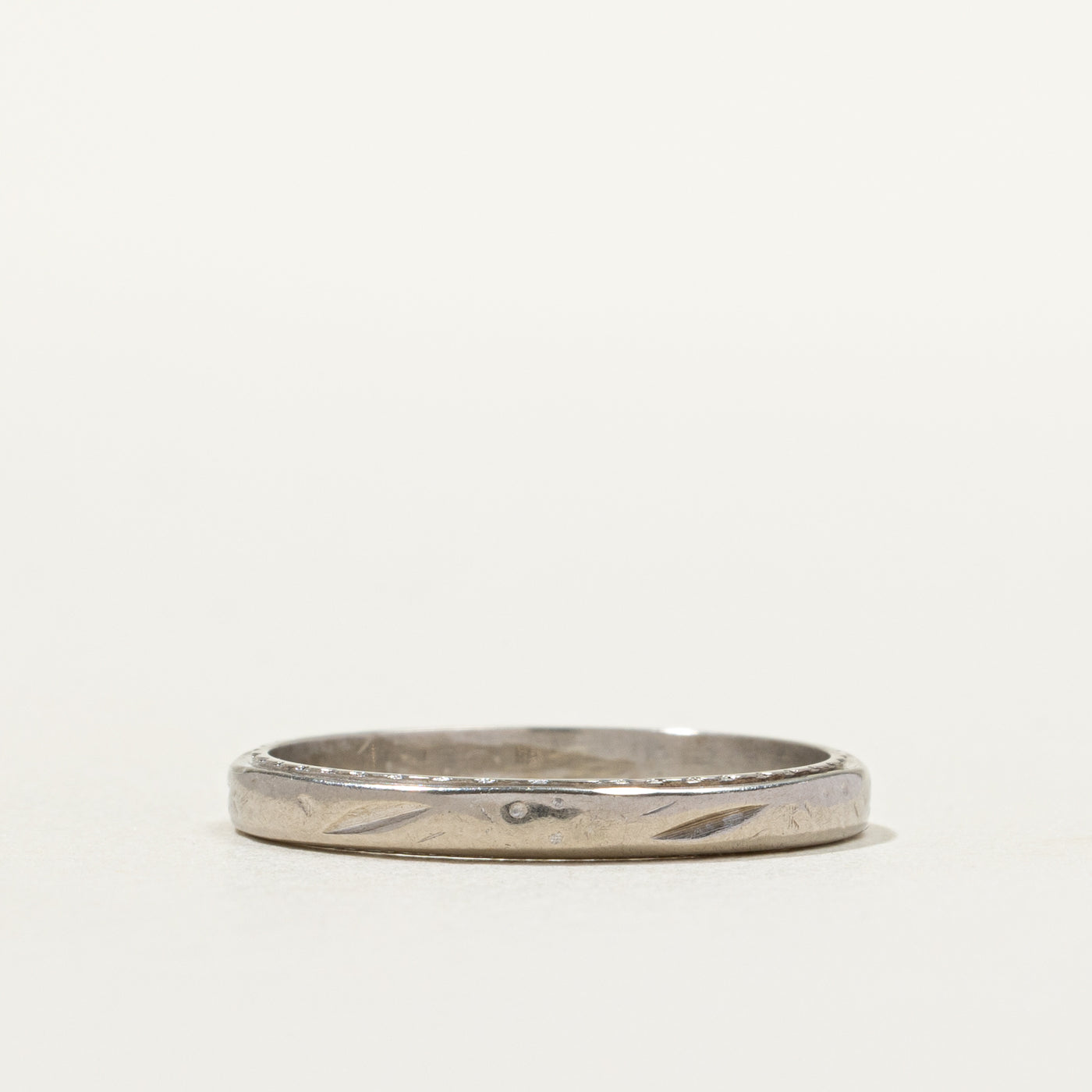 18k White Gold Textured Band | 2.47mm | SZ 7