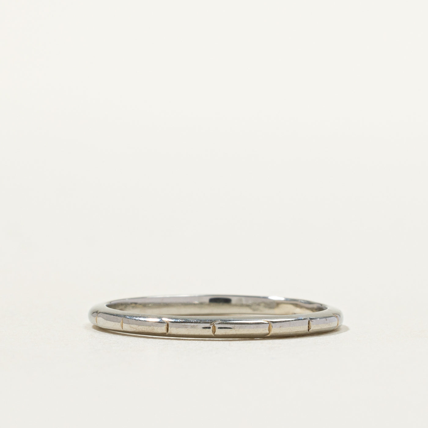 18k White Gold Textured Band | 1.55mm | SZ 6.25