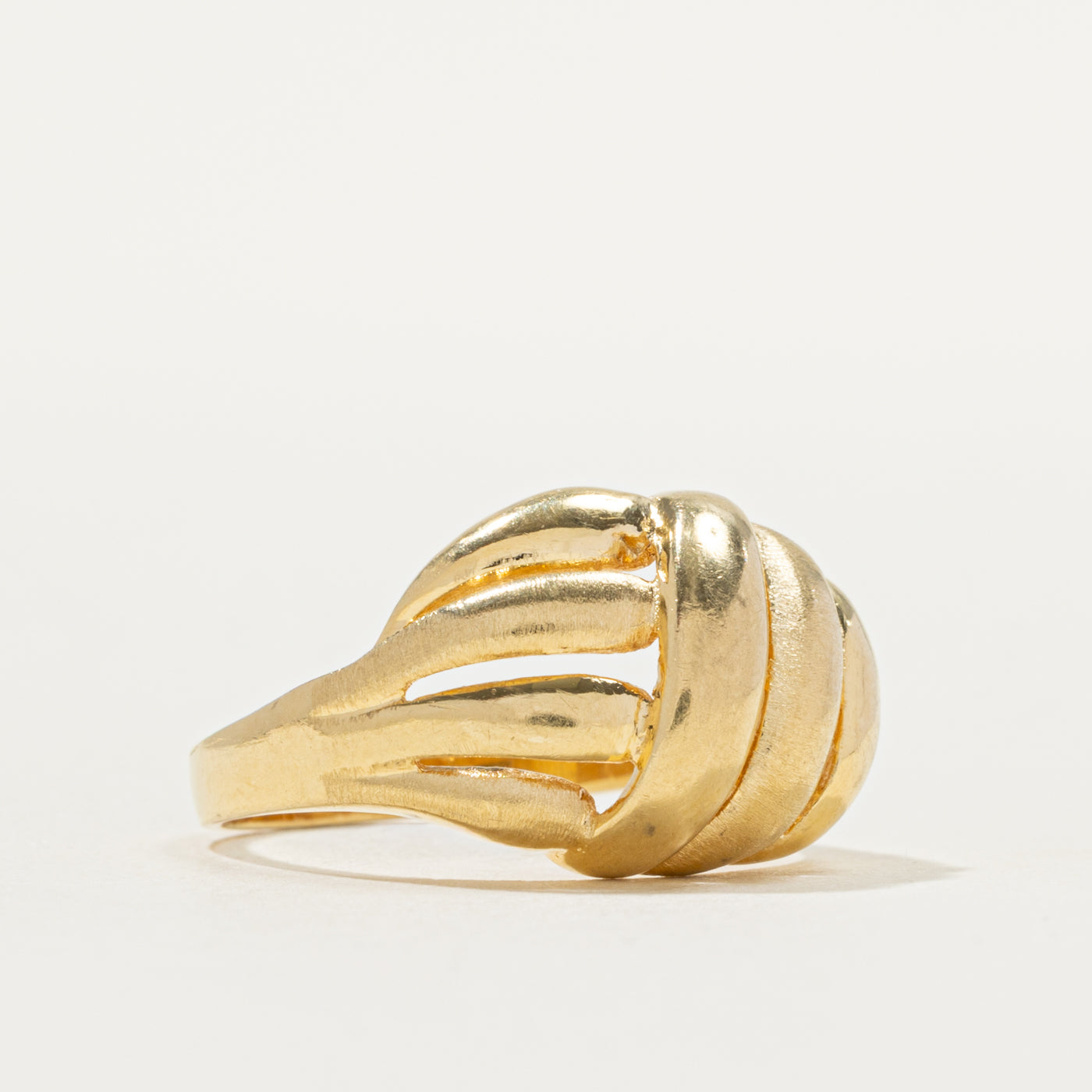 18k Yellow Gold Open Grooved Dome Ring | SZ 7.25