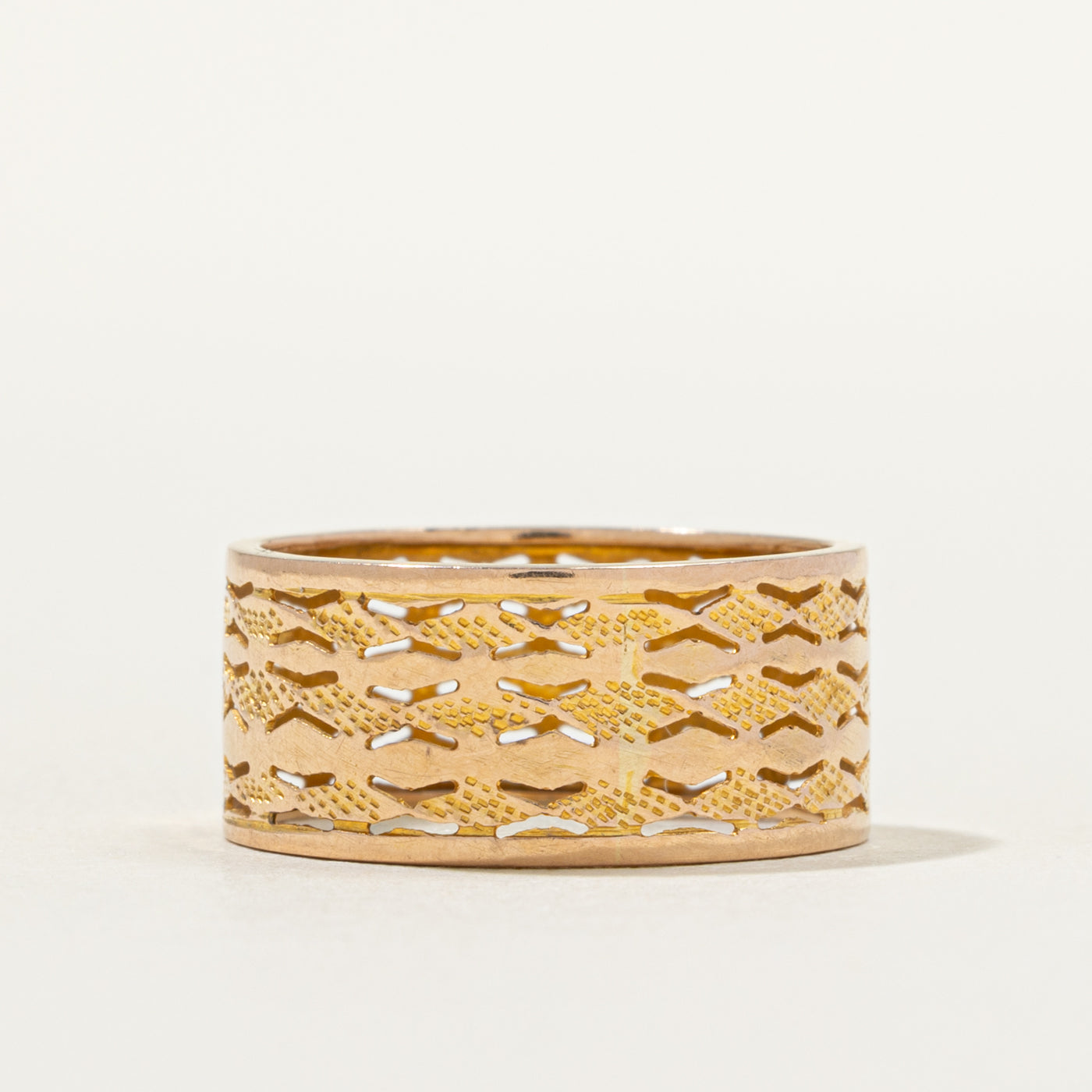 15k Yellow Gold Openwork Textured Band | 8.76mm | SZ 6.5