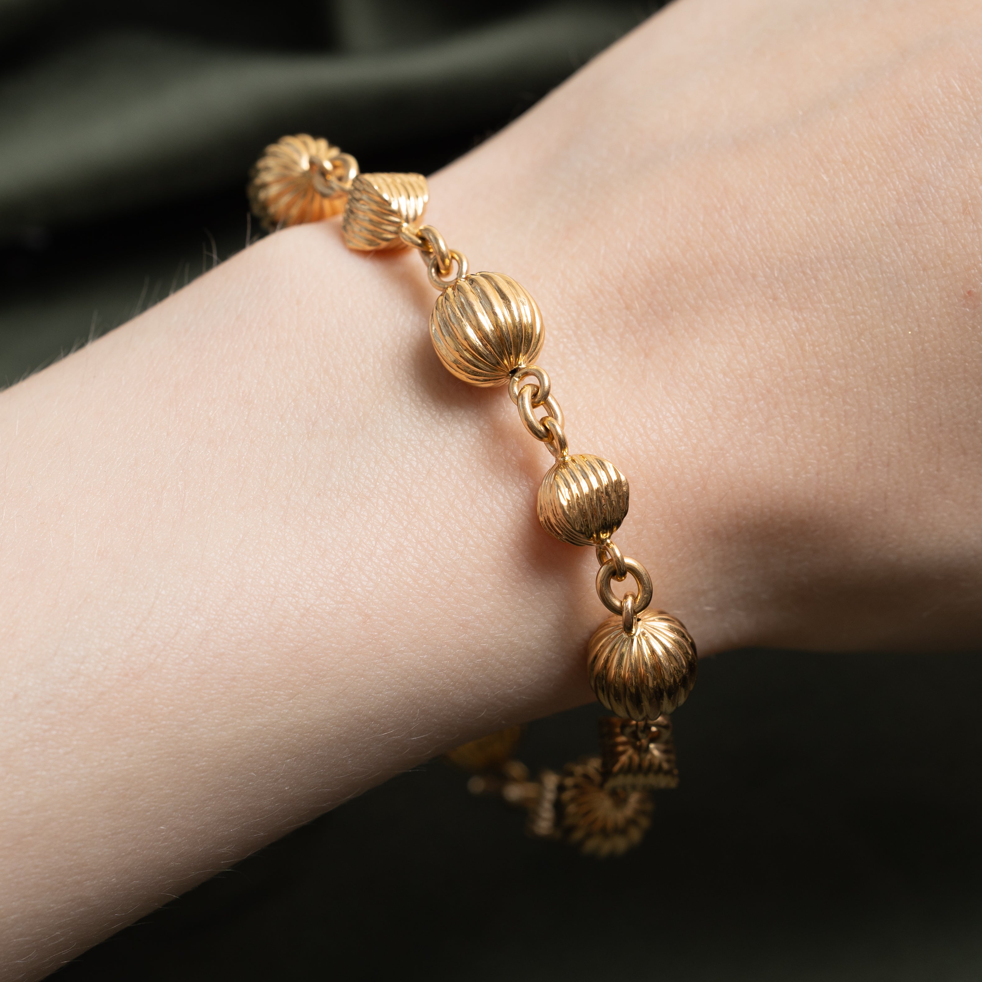 18k Yellow Gold Grooved Bauble Bracelet | 7.5"
