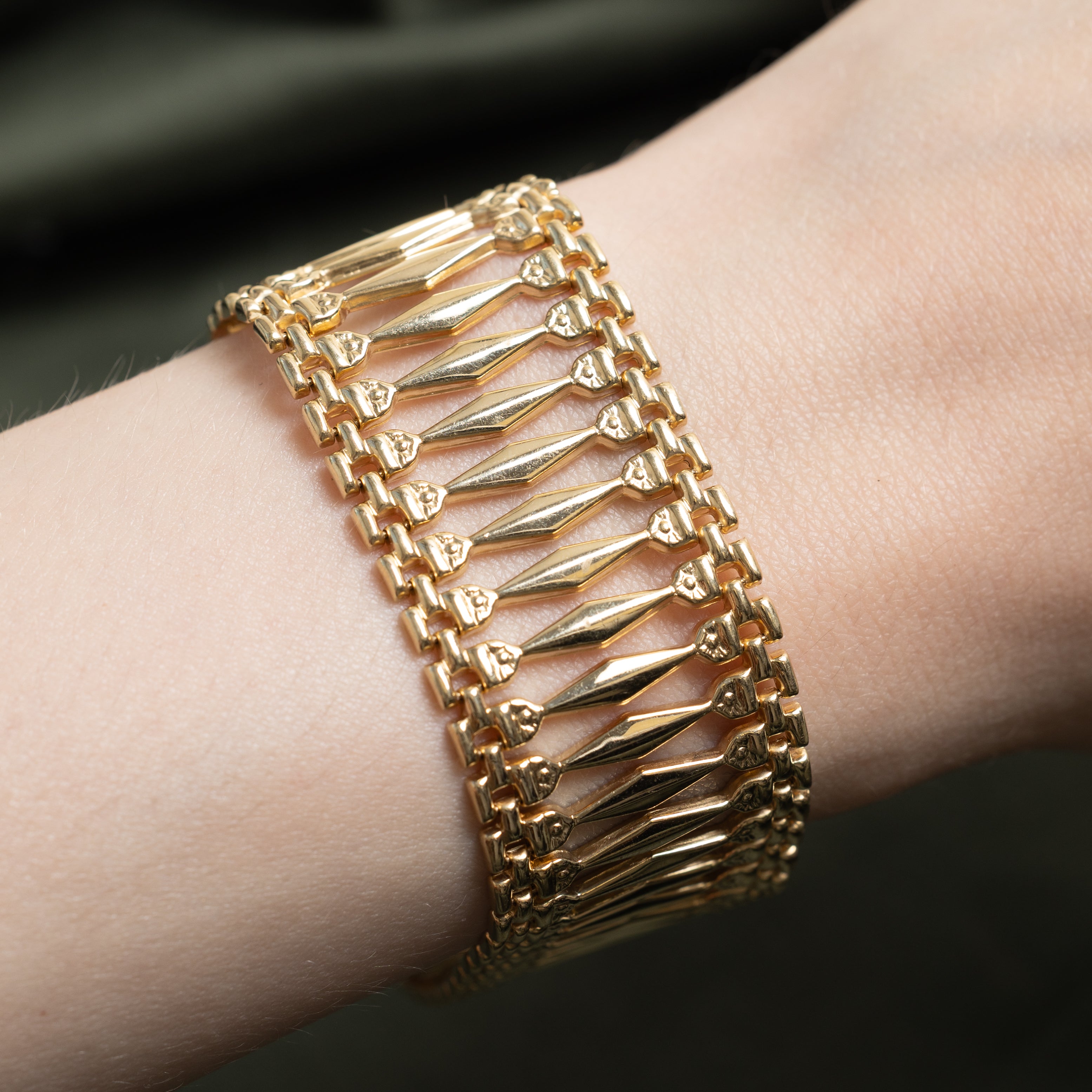 14k Yellow Gold Marquise Bar Link Bracelet | 7"