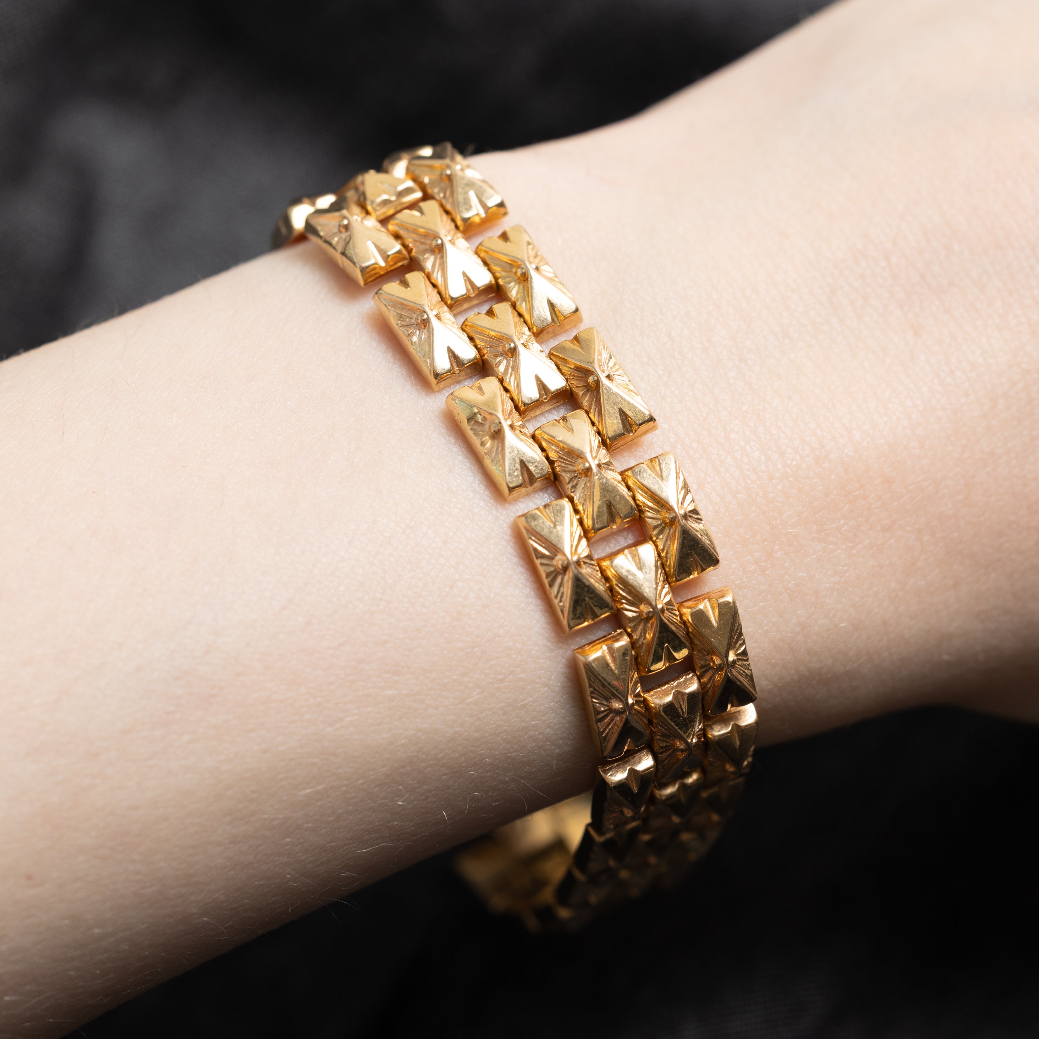 18k Yellow Gold Ornate Panther Link Bracelet | 7.75"