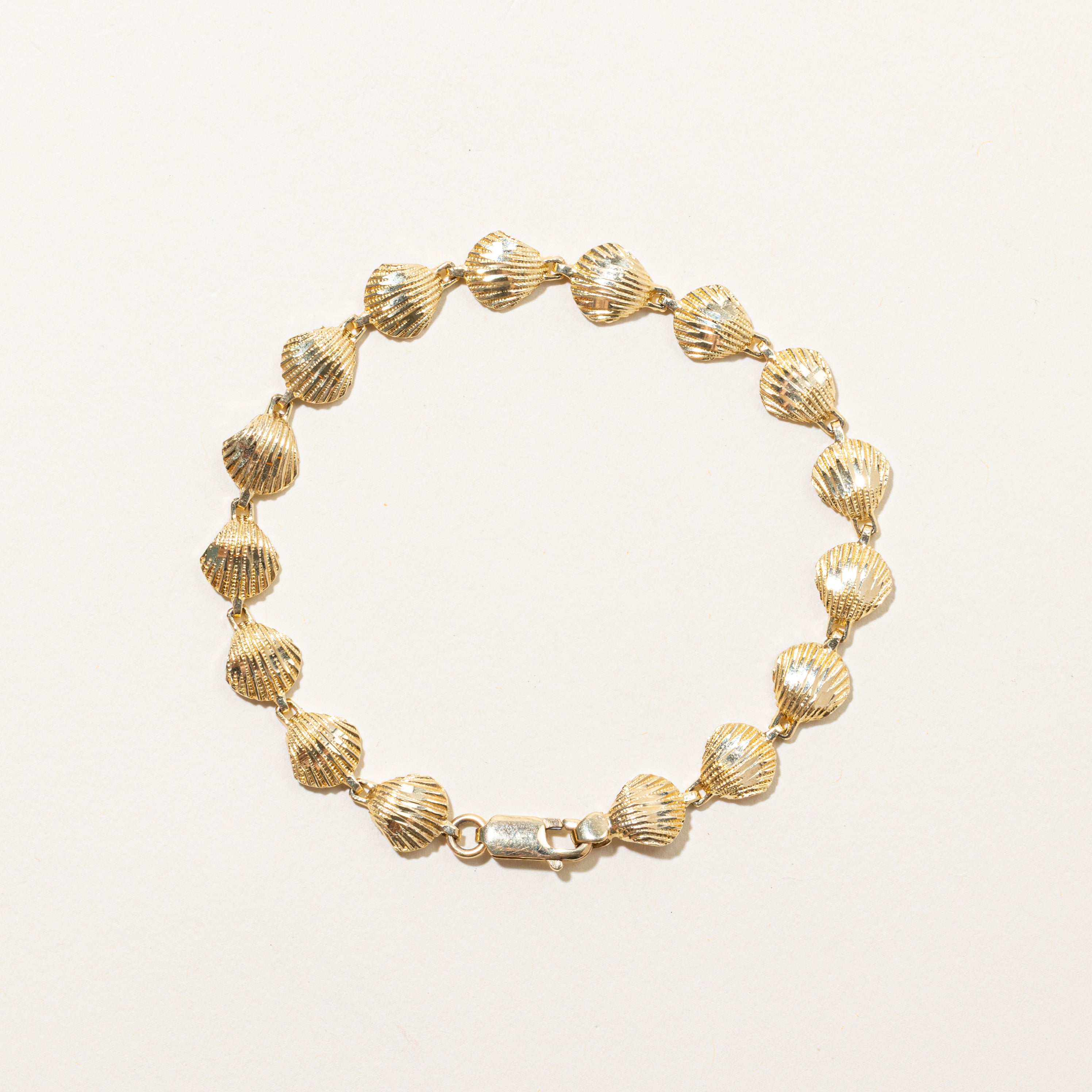 14k Yellow Gold Sea Shell Bracelet | 7.5"
