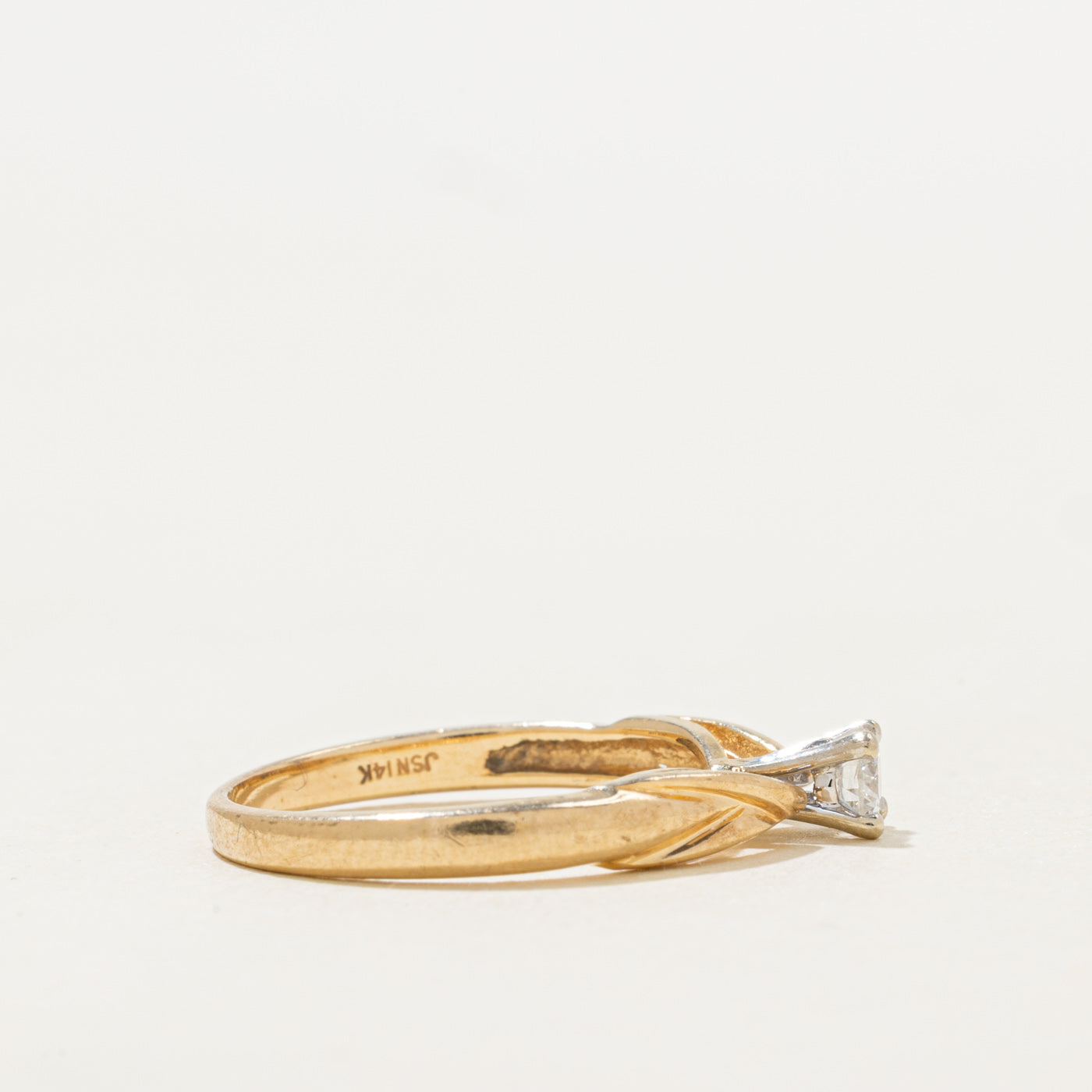 Bague solitaire diamant à pointe conique inversée | 0,17 ct | Taille 5,25