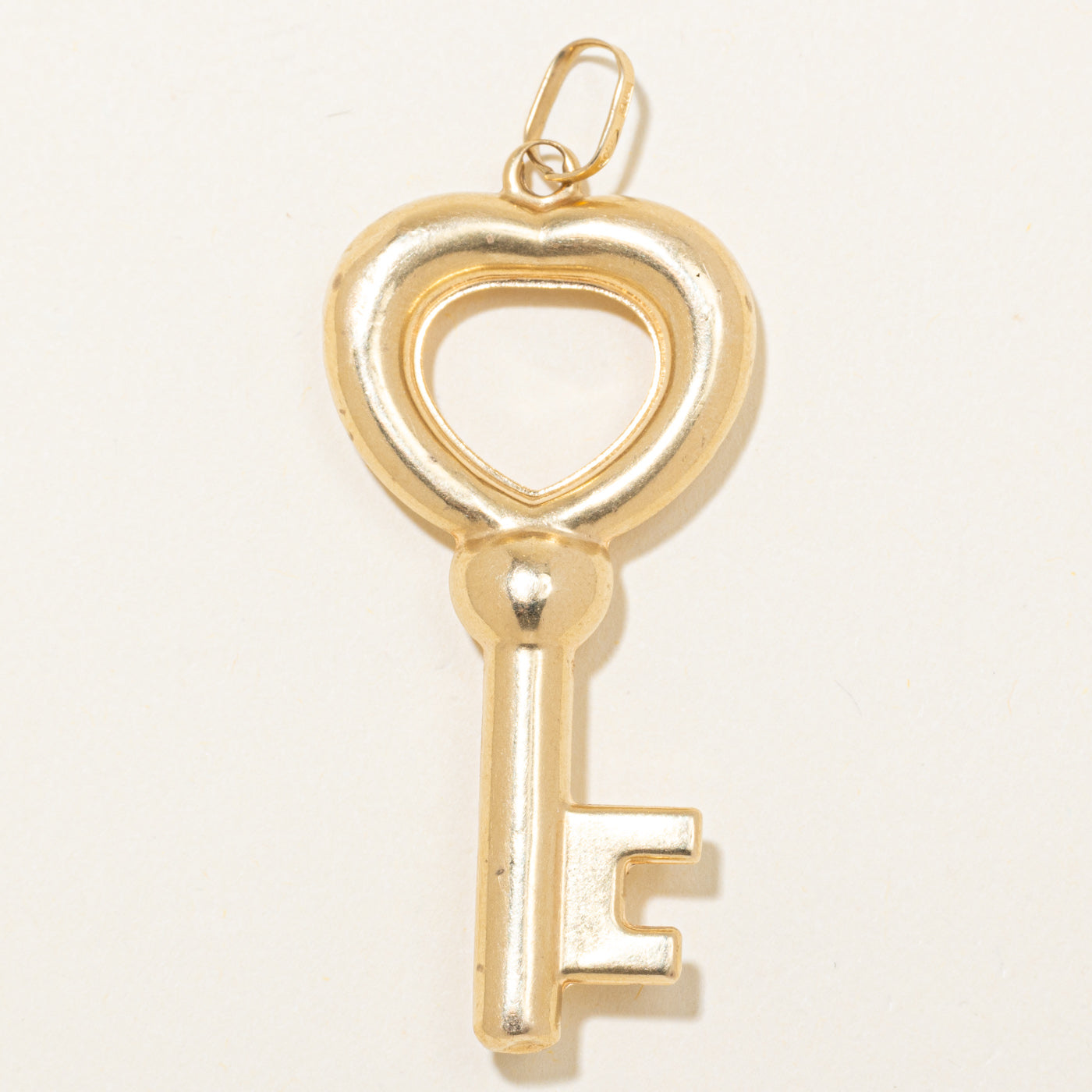 18k Yellow Gold Heart Key Pendant