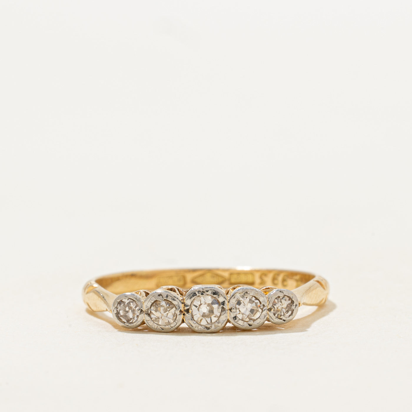 Bague en or 18 carats sertie de cinq diamants taille ancienne | 0,20 ct au total | Taille 7,5