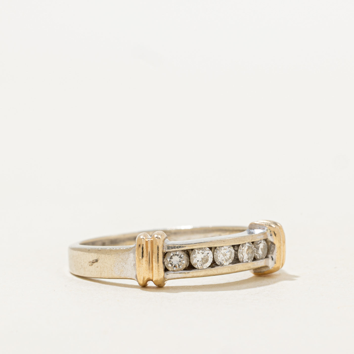 Two Tone Five Stone Diamond Grooved Ring | 0.30ctw | SZ 7.25
