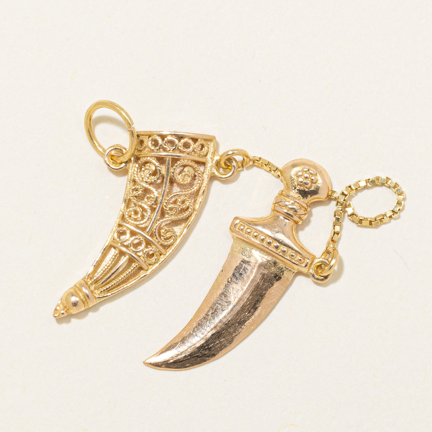 18k Yellow Gold Jambiya Sword Charm
