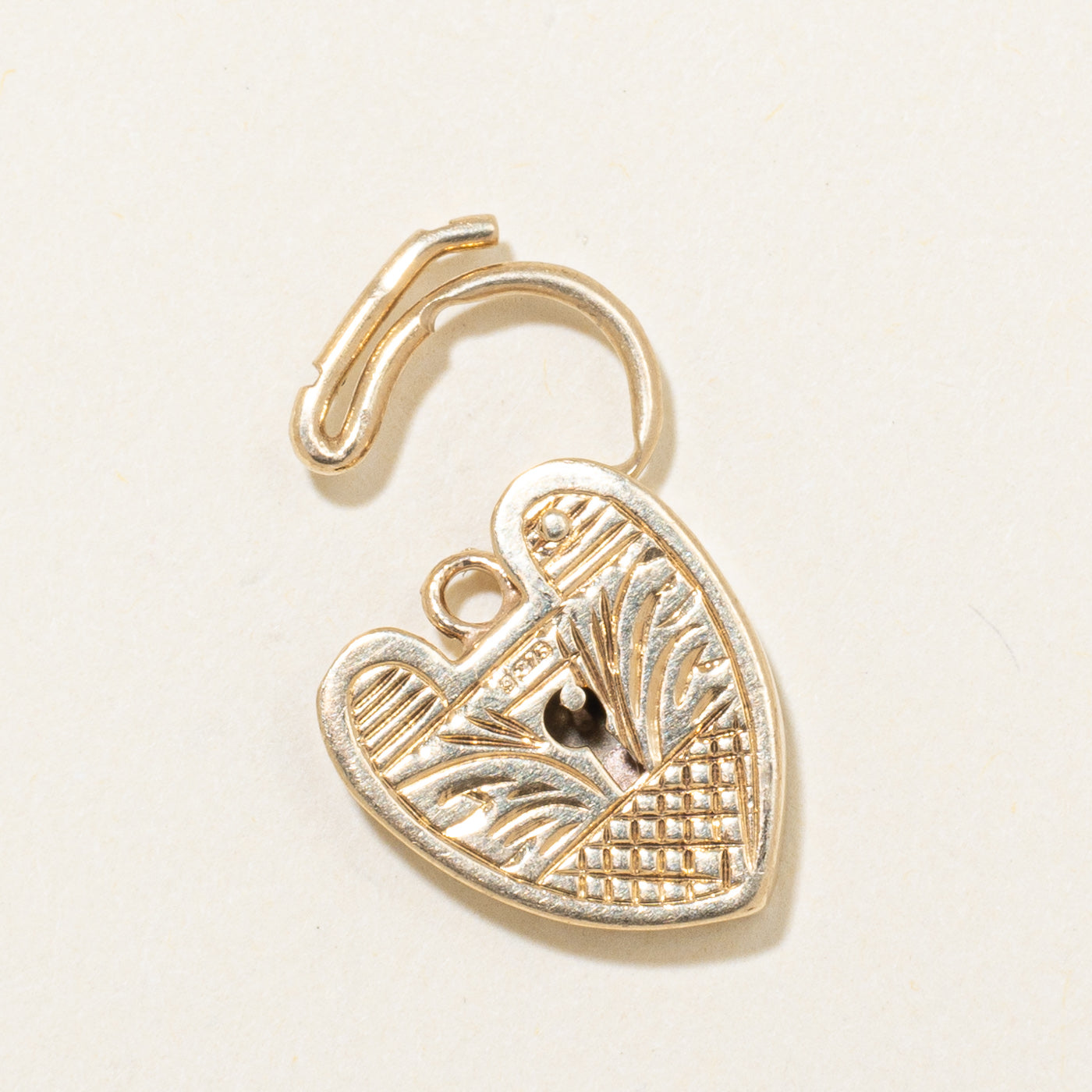 1966 London 9k Yellow Gold Heart Lock Pendant