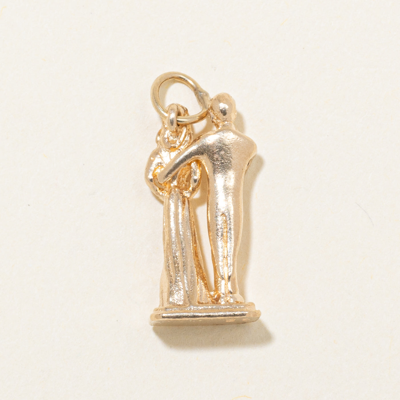 Breloque mariée et marié en or jaune 10 carats