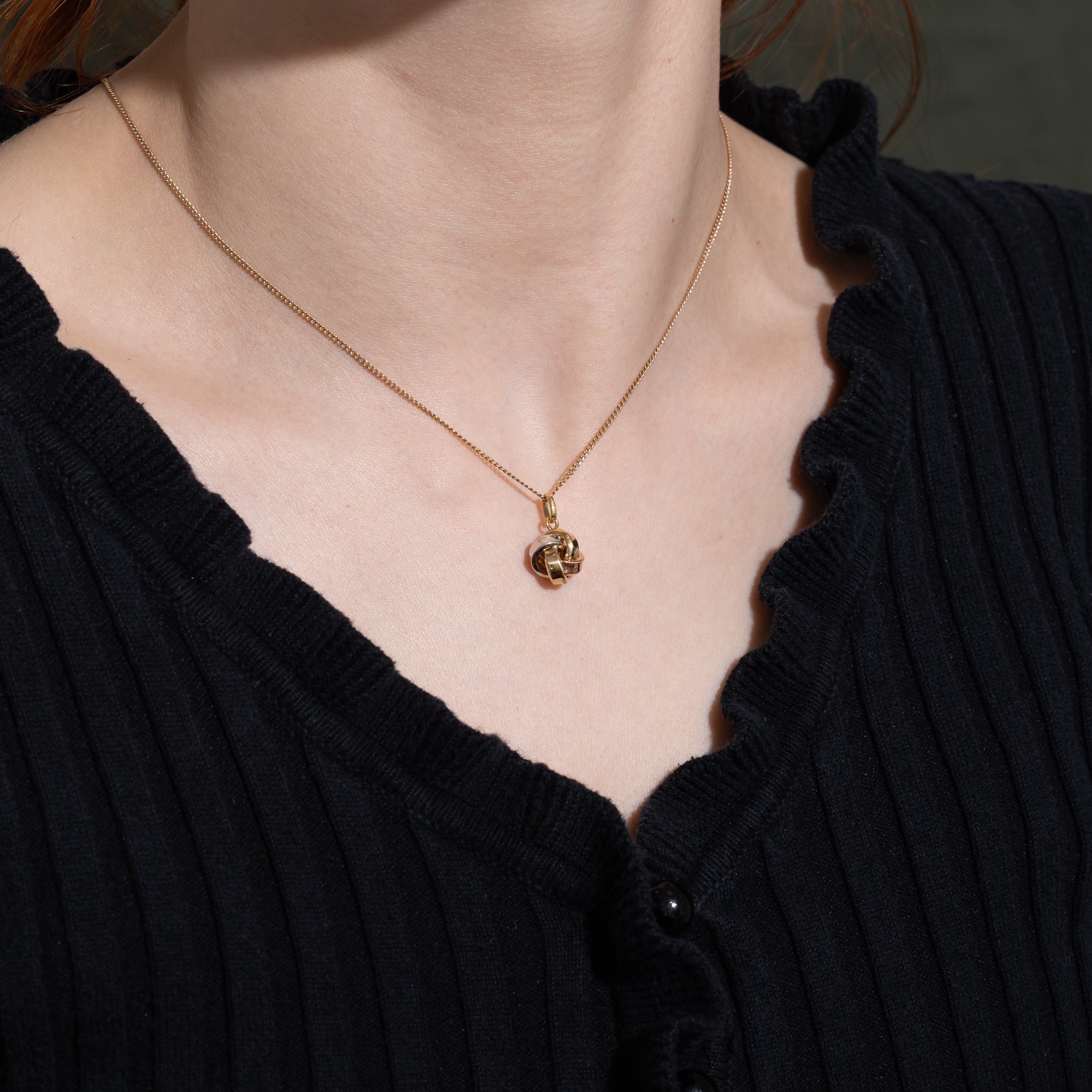 18k Tri Tone Gold Round Knot Charm