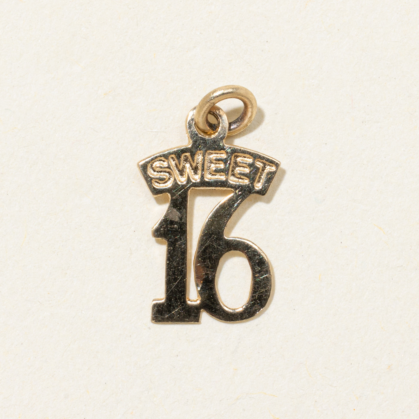 Breloque « Sweet 16 » en or 10 carats