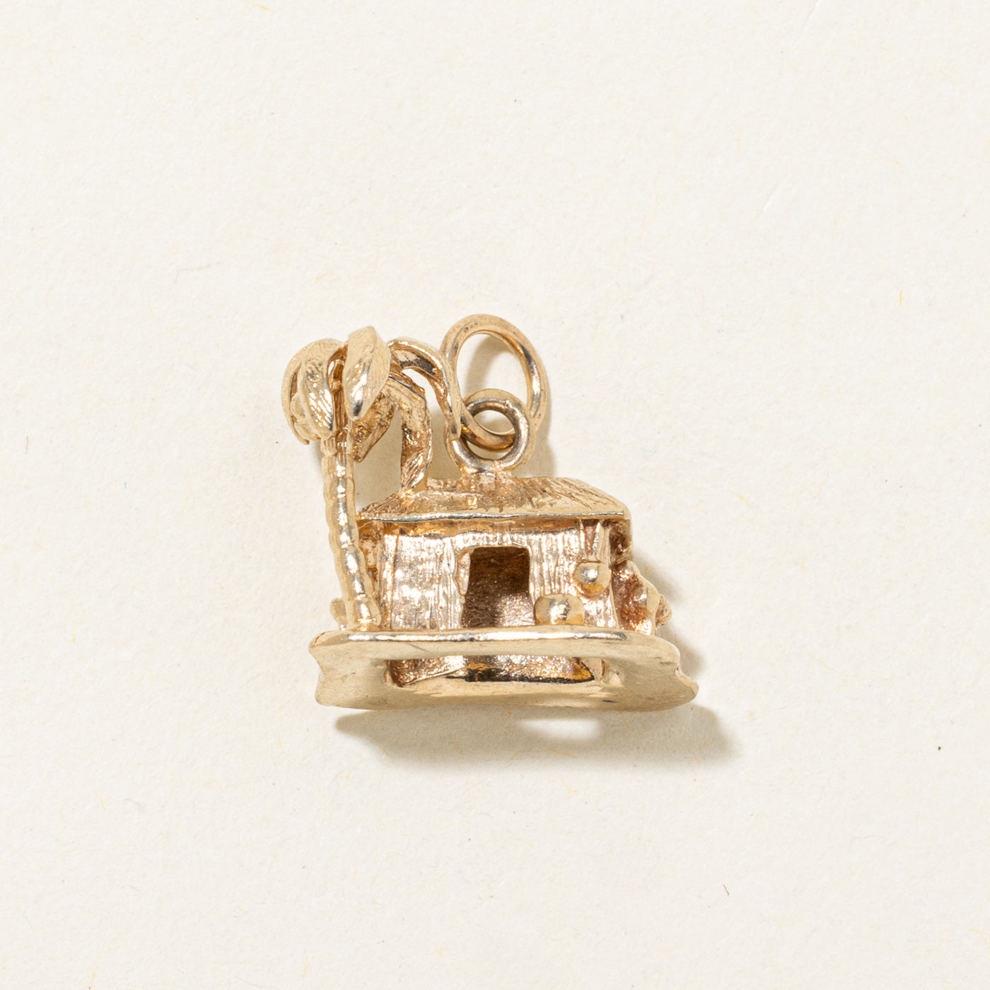 Breloque Palmier et Cabane Tropicale en Or 14K