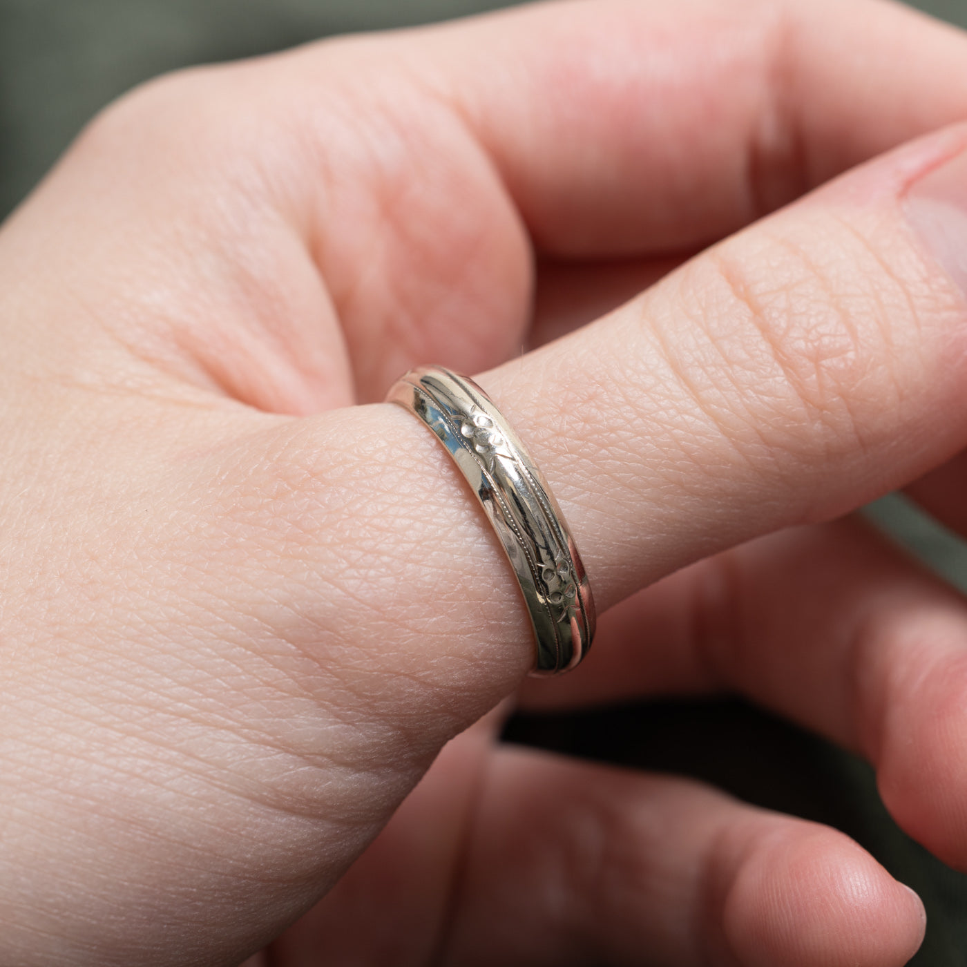 14K White Gold Textured Band | 4.60mm | SZ 10.5