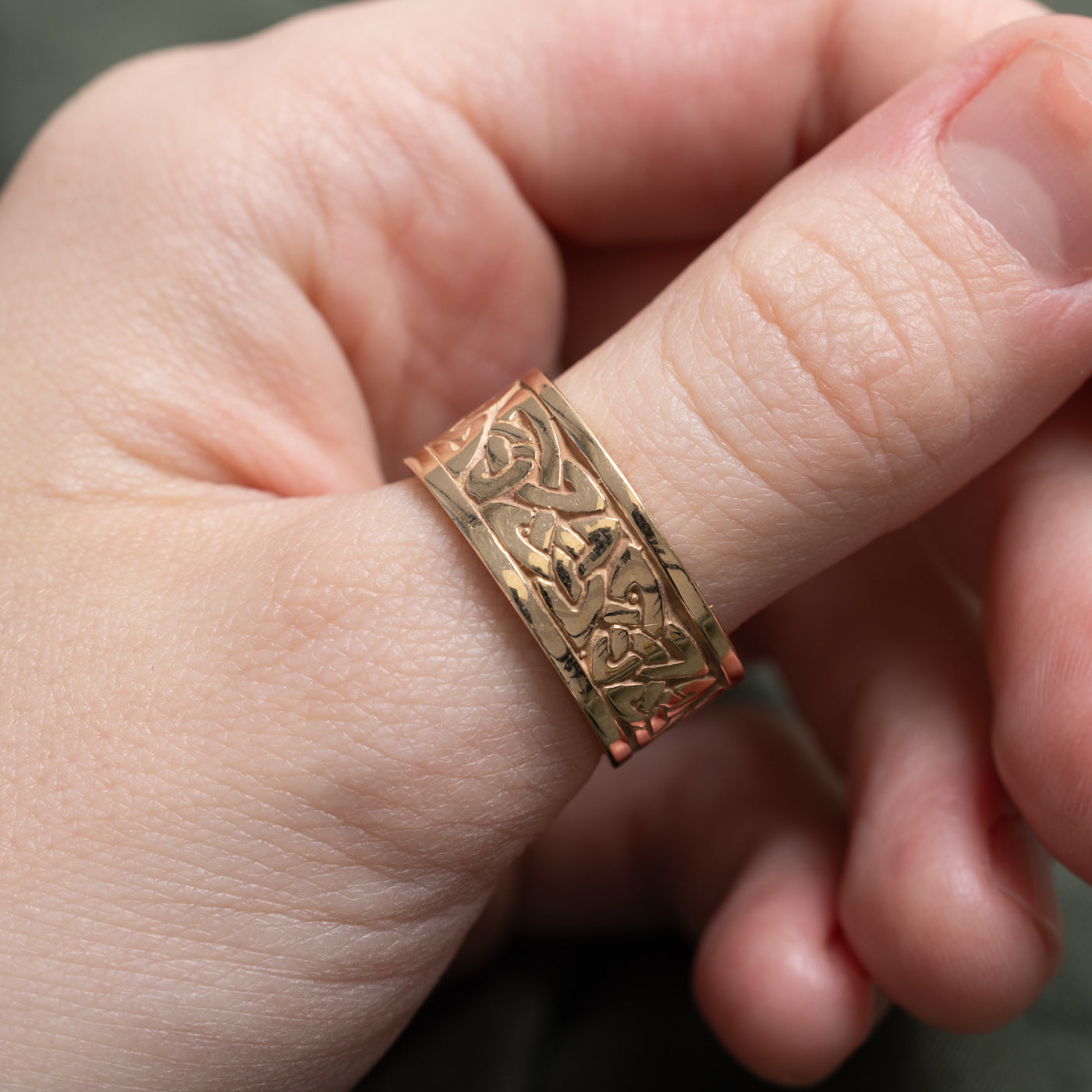 14K Celtic Trinity Knot Band | 9.65mm | SZ 9.25