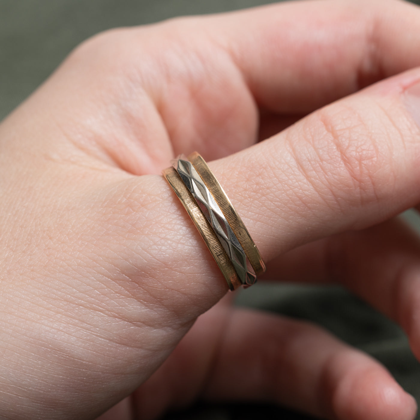 Vintage Canadian 10K Two Tone Gold Textured Band | SZ 10.75