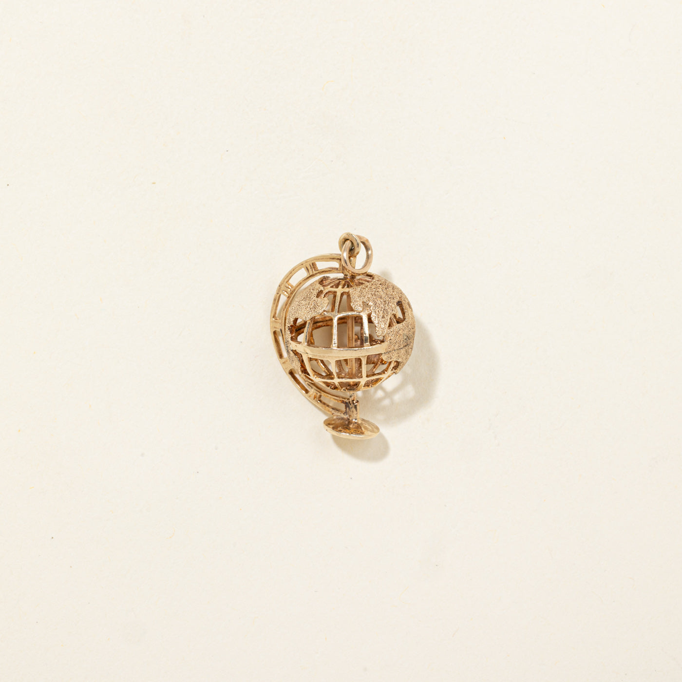 10K Globe Charm