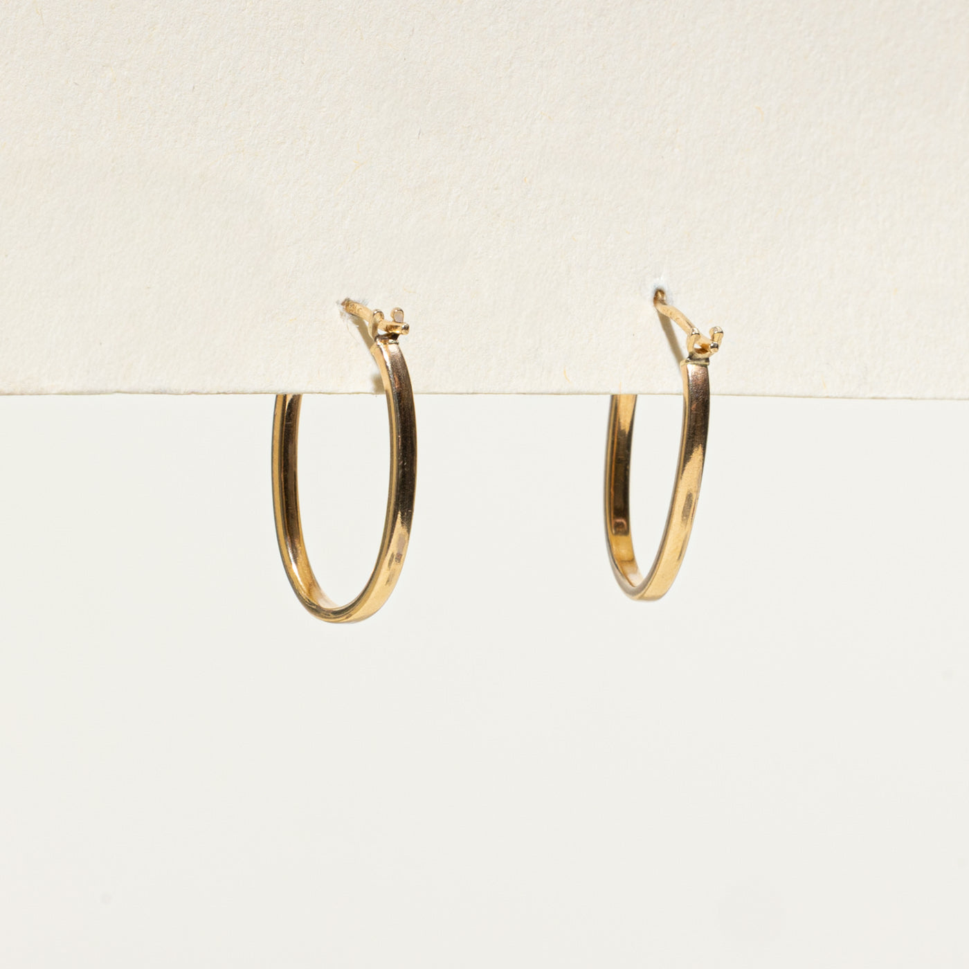 Boucles d'oreilles créoles gravées bicolores or