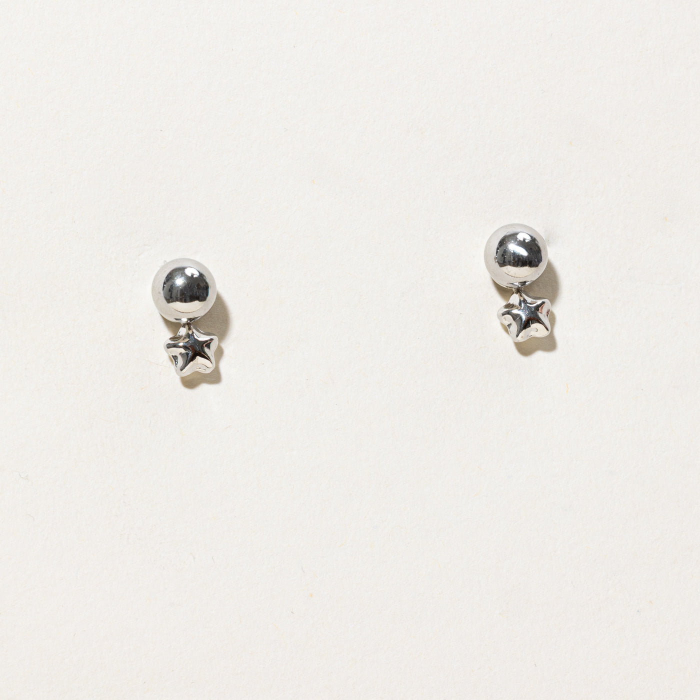 Boucles d'oreilles puces en platine, sphère et étoile