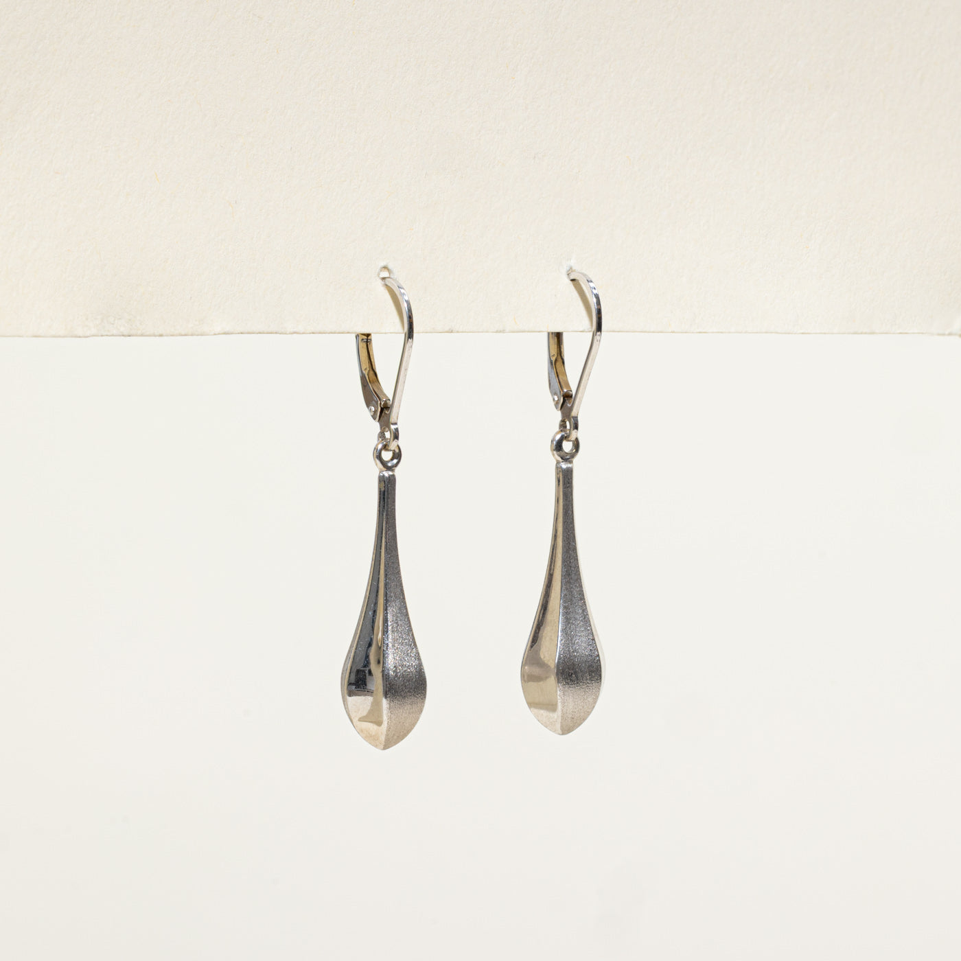 Boucles d'oreilles longues en forme de larme