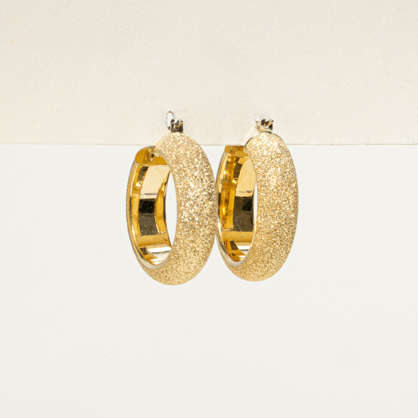 Boucles d'oreilles créoles épaisses texturées « Birks »