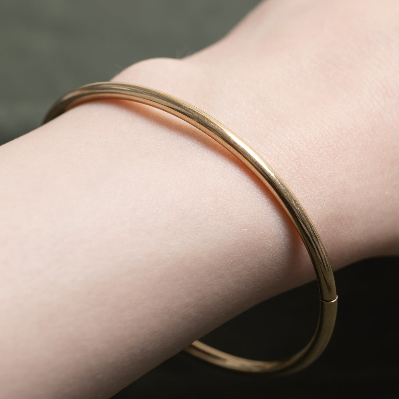 Bracelet jonc fin en or jaune 8 carats | 19 cm