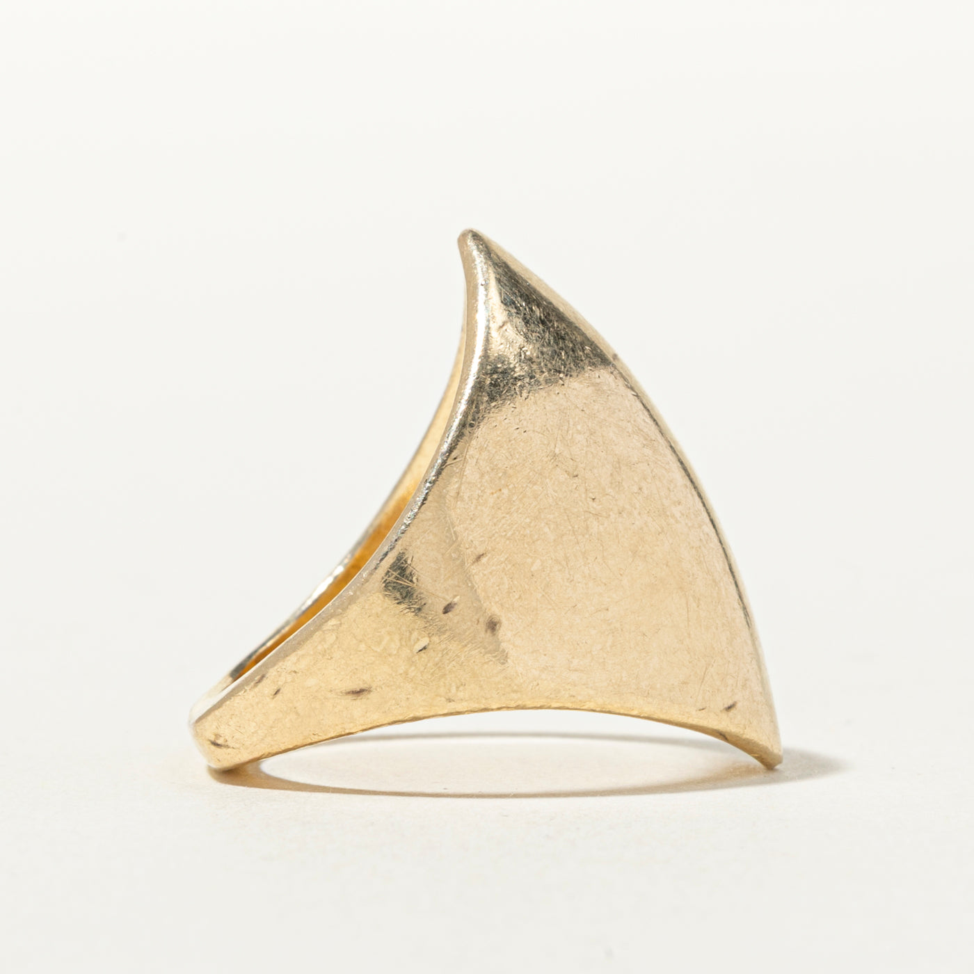 14k Abstract Shield Ring | SZ 6.5