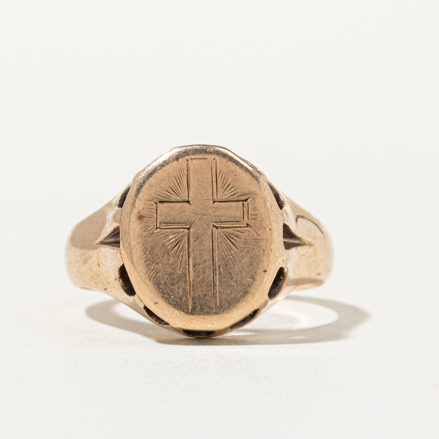 10k Cross Engraved Signet Ring | SZ 8.5
