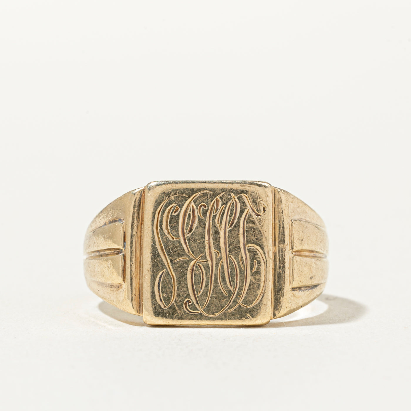 10k Initial Engraved Signet Ring | SZ 9.5