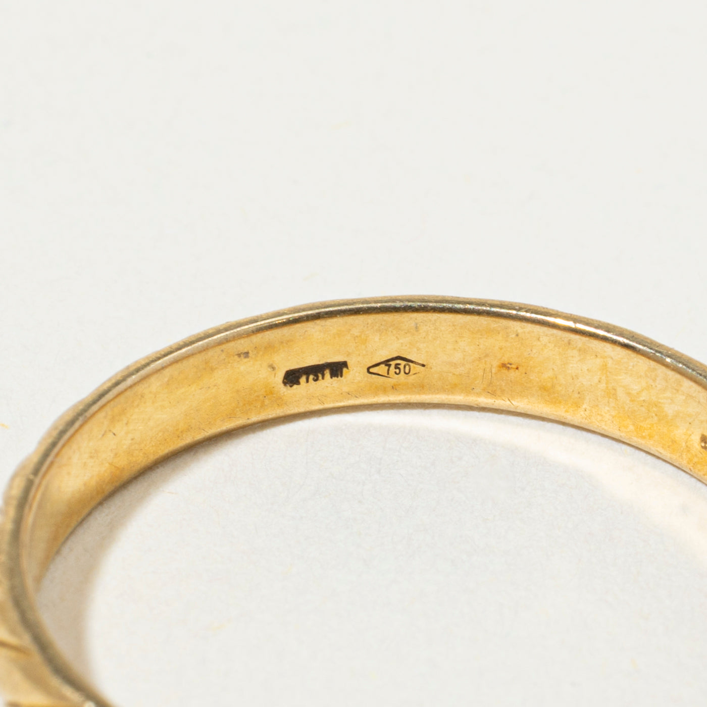 Italian 18k Grooved Band | 3mm | SZ 8.25