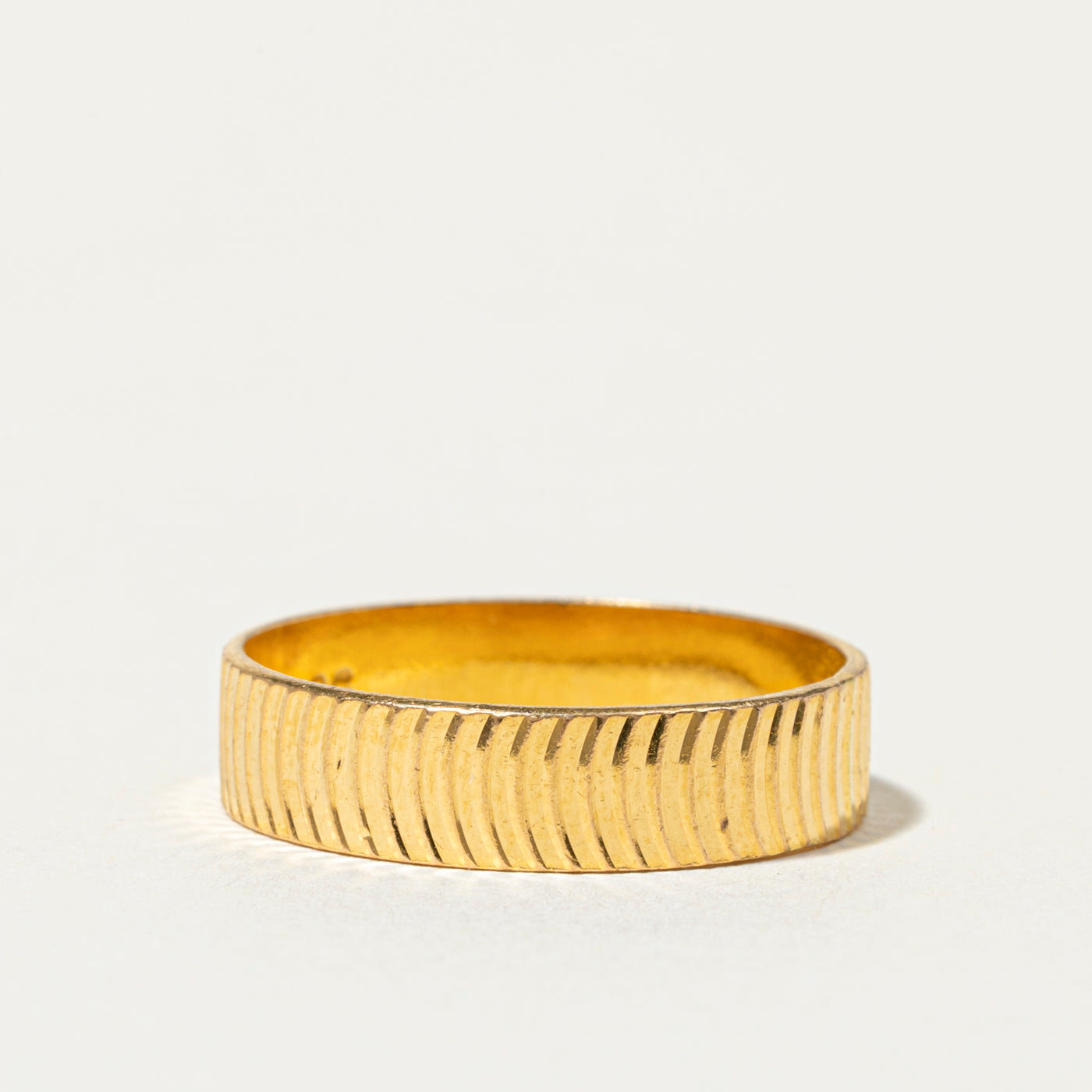 22k Yellow Gold Grooved Band | 5mm | SZ 8