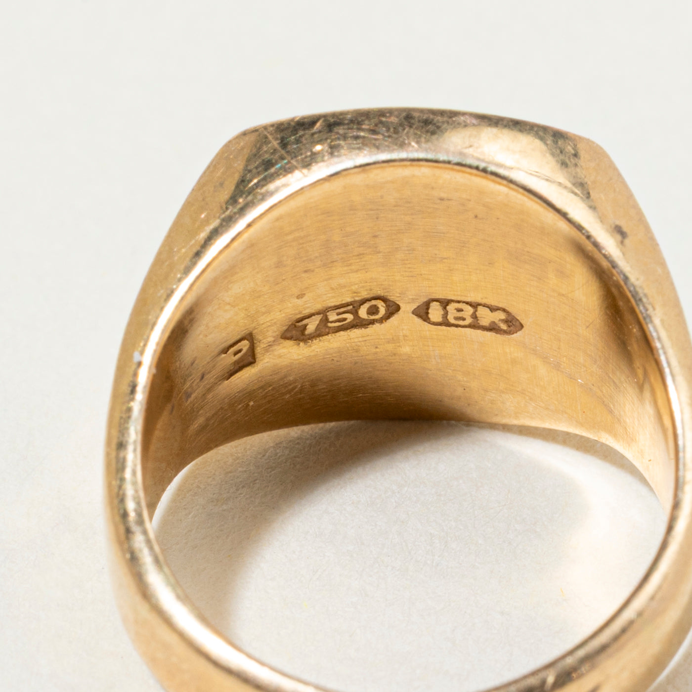 18k Embossed "A" Initial Signet Ring | SZ 1