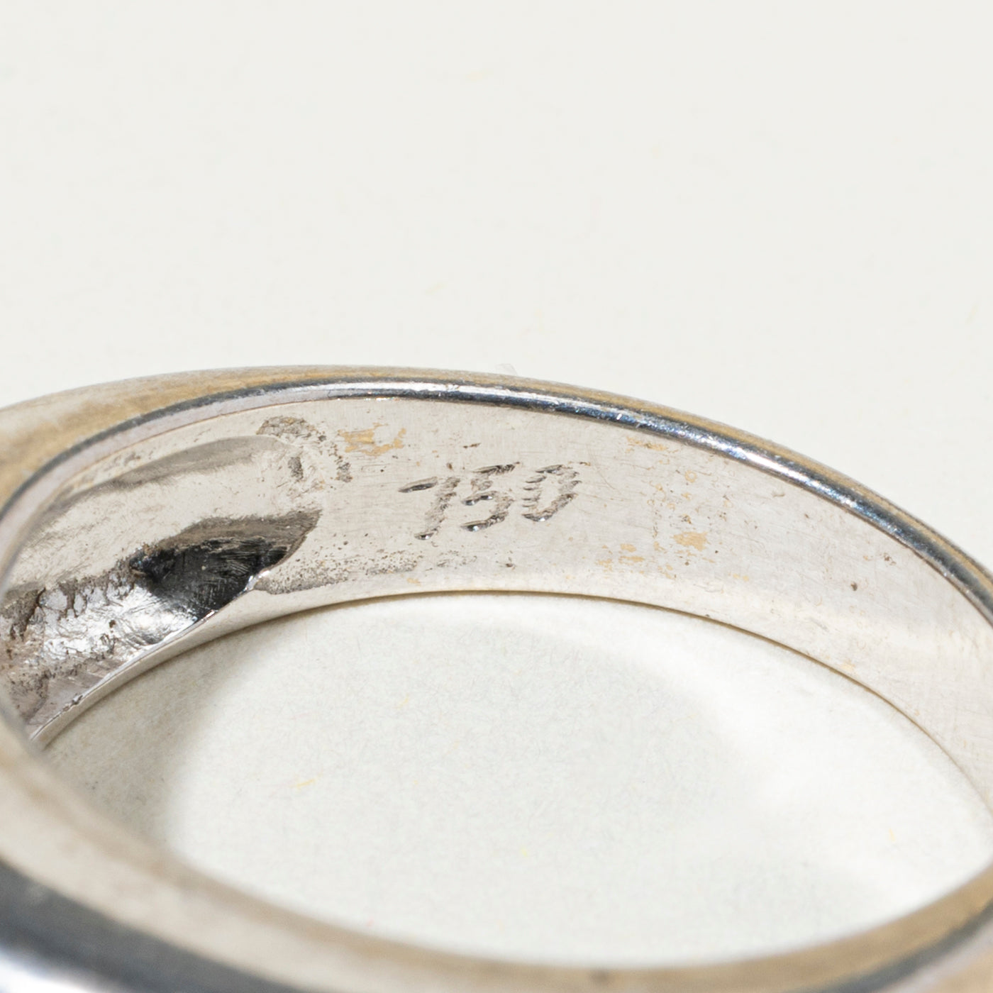 18k White Gold Dome Ring | SZ 6.75