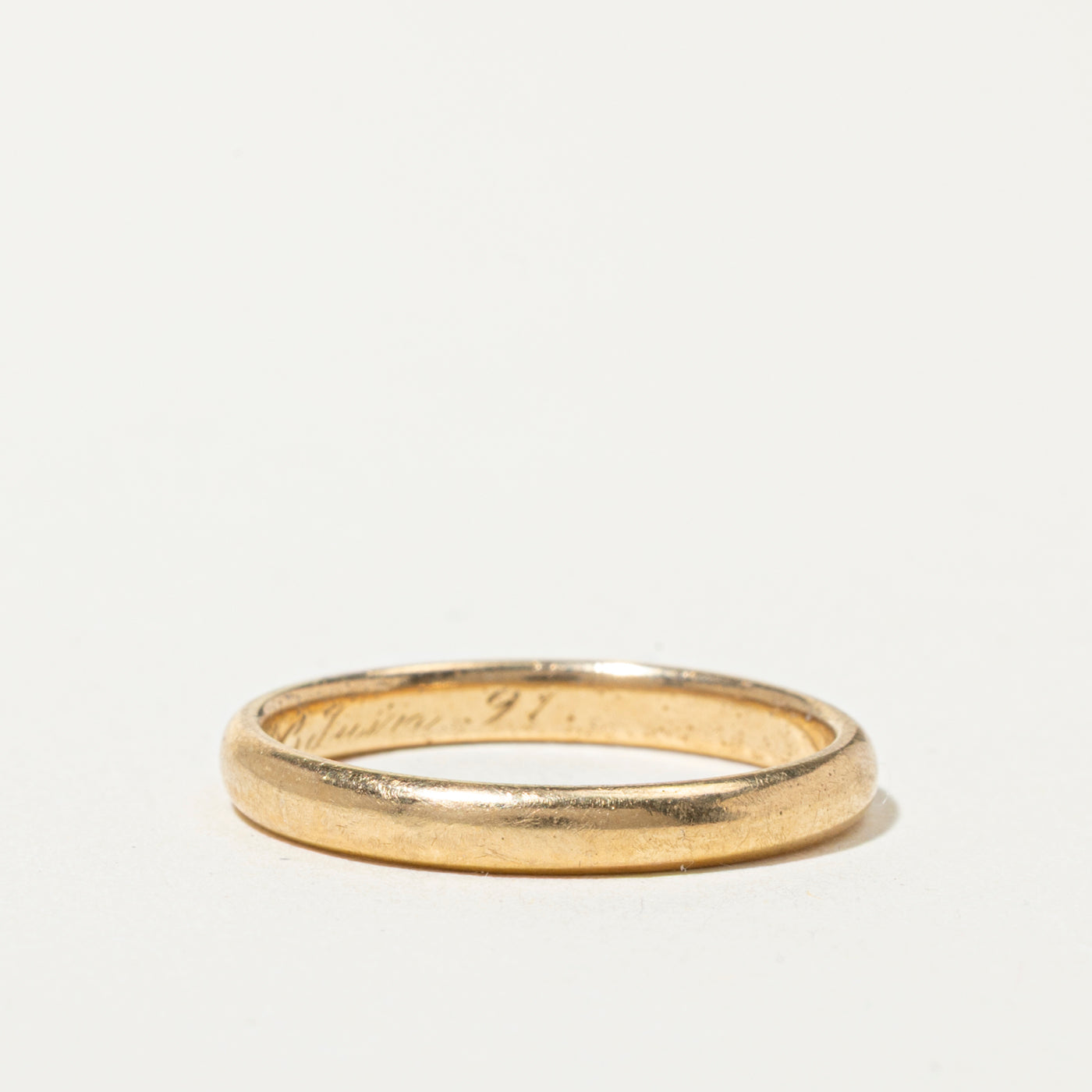 18k Plain Thin Stacking Band | 2.5mm | SZ 7