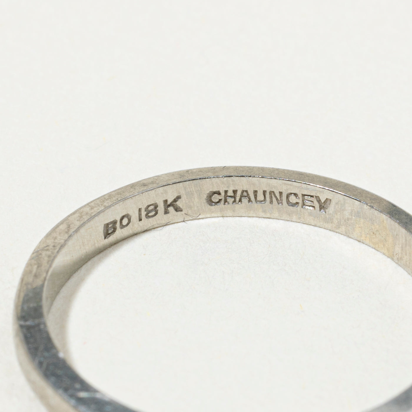 18k Plain Thin Stacking Band | 2mm | SZ 5.25