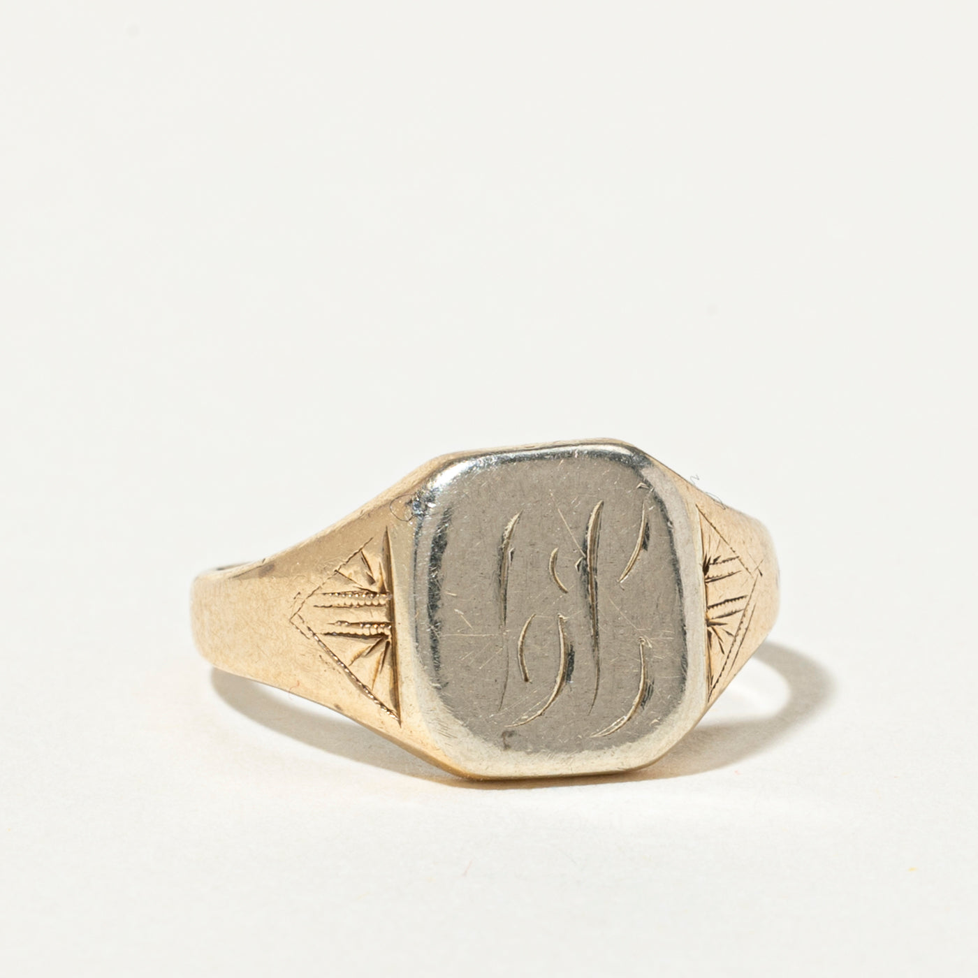 10k Initial Engraved Signet Ring | SZ 5.75