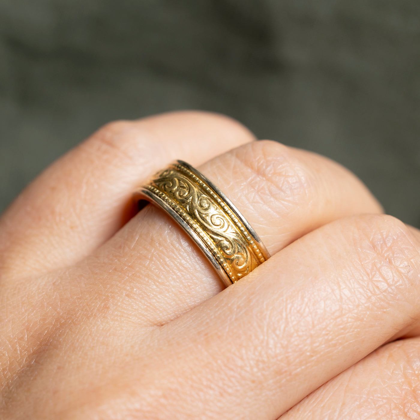 18k Scrollwork Engraved Band | 7mm | SZ 10.75