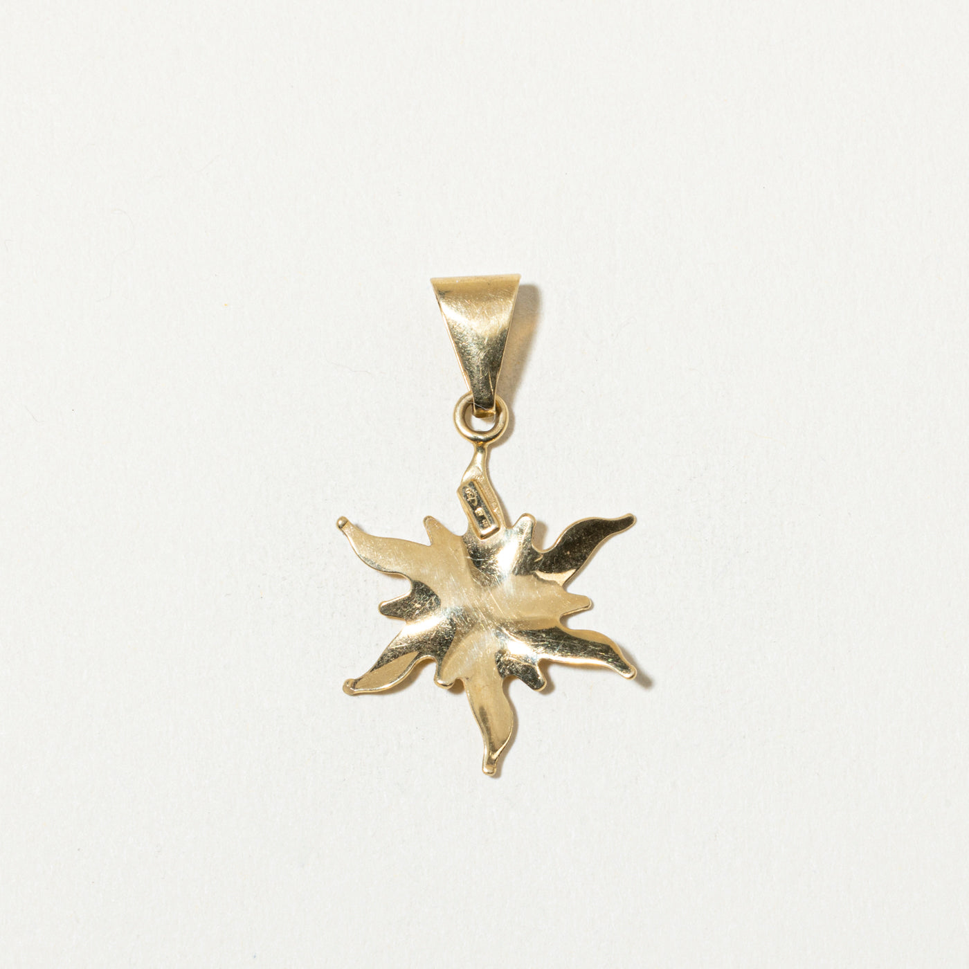 Italian 18k Textured Star Pendant