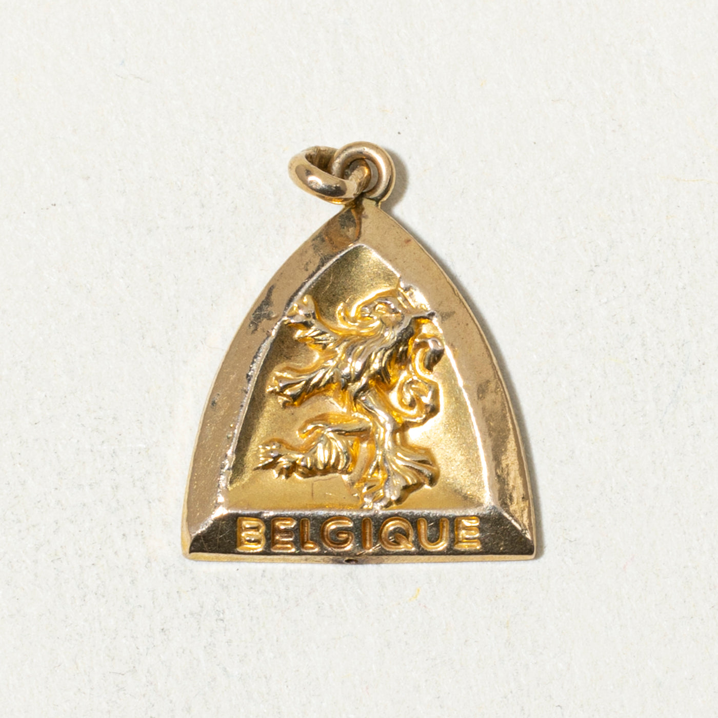 18k Belgium Crest Charm