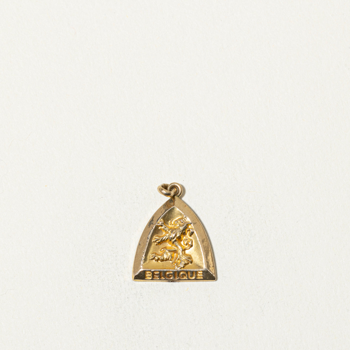 18k Belgium Crest Charm