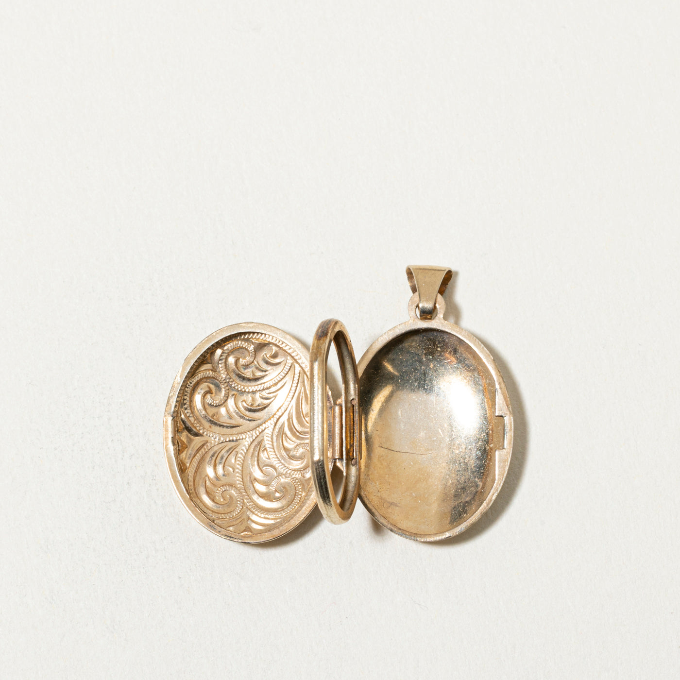 10k Scrollwork Engraved Locket Pendant